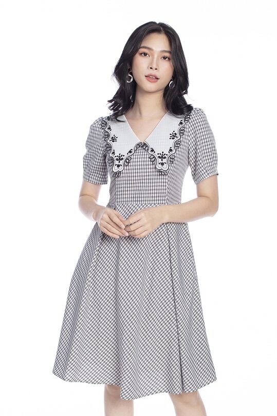 Đầm kẻ caro