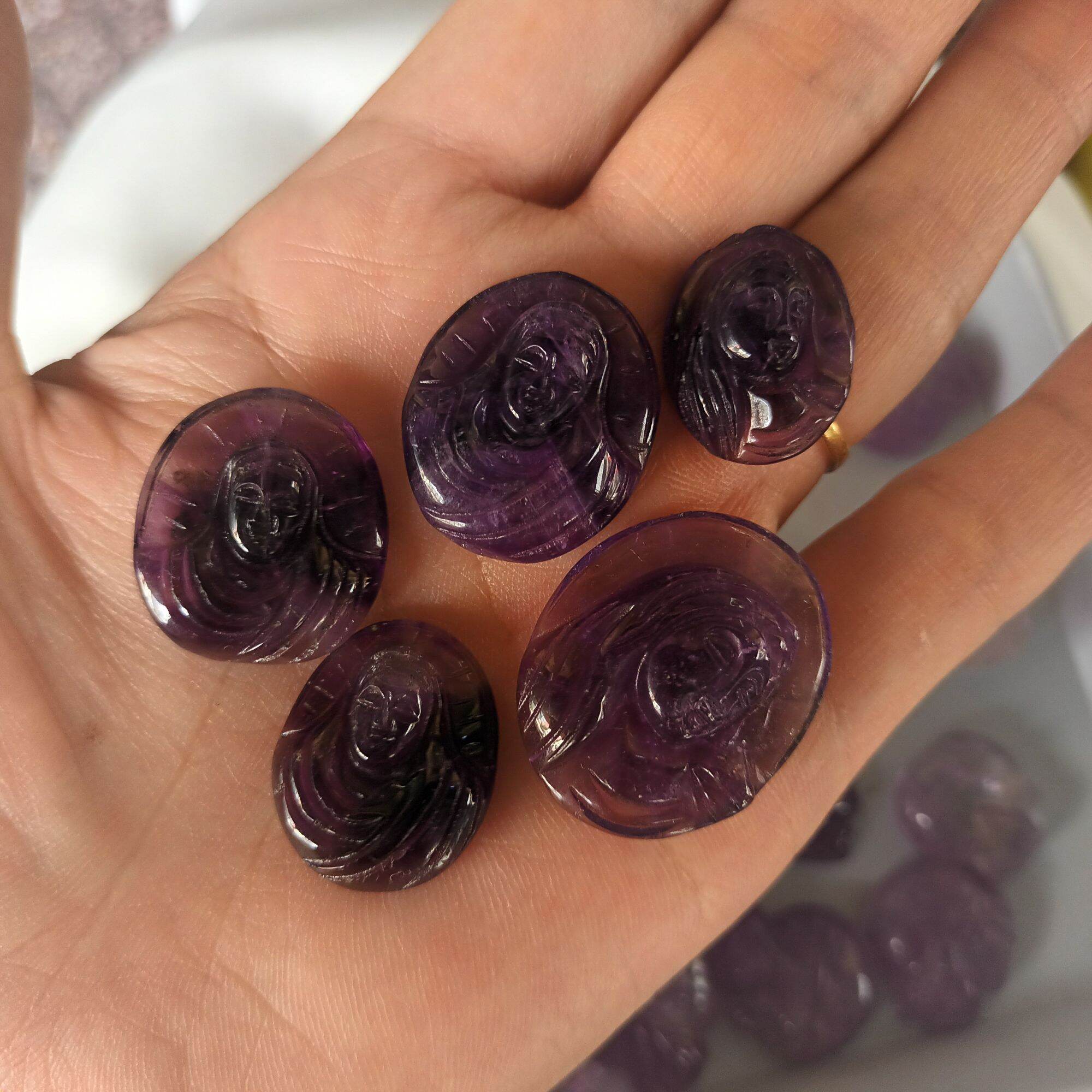 Mặt đá đức mẹ Maria thạch anh tím thiên nhiên