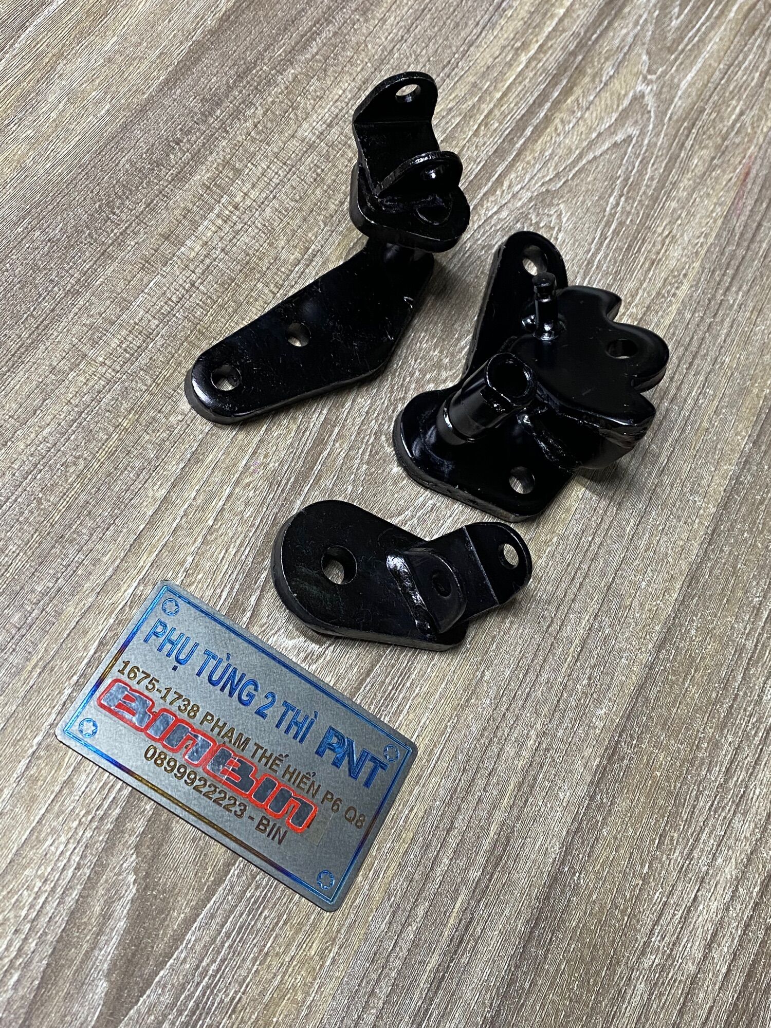 Gác Chân trước Yaz