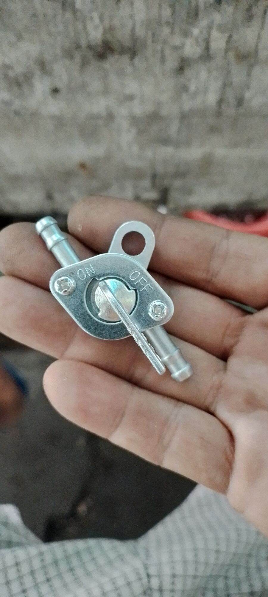 khóa xăng rời hàng nhập khẩu
