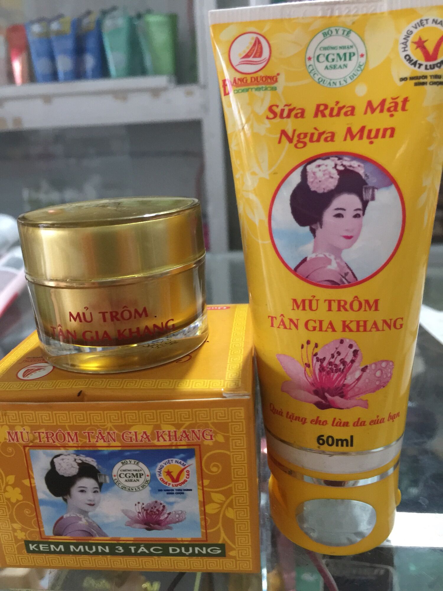 Bộ đôi kem mụn 3 tác dụng và sữa rửa mặt ngừa mụn mũ trôm tân gia khang