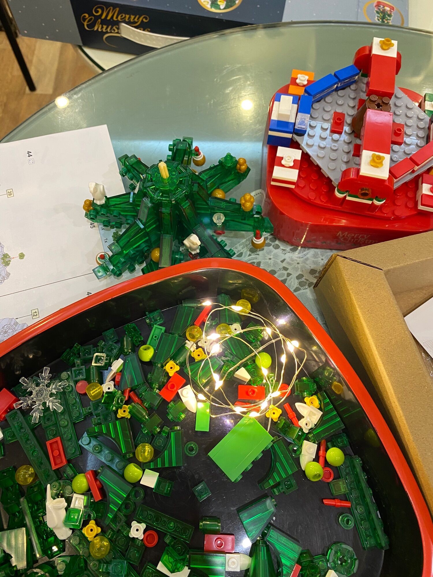 Mô hình lắp ghép Cây thông Noel