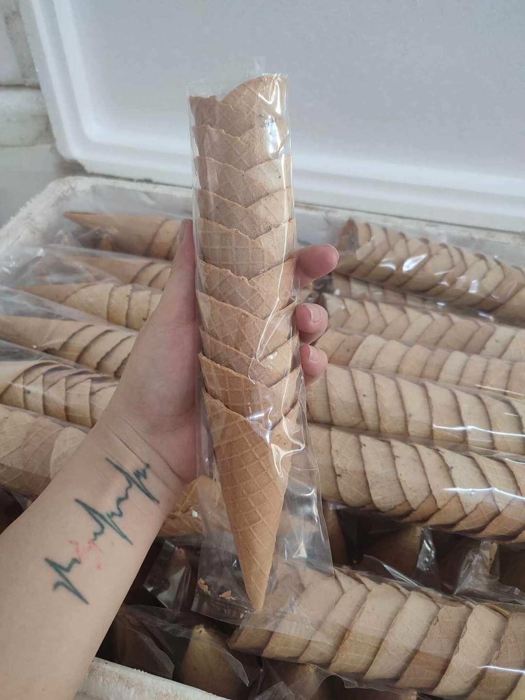 VỎ ĐỰNG KEM ( BÁNH ỐC QUẾ) COMBO 100C