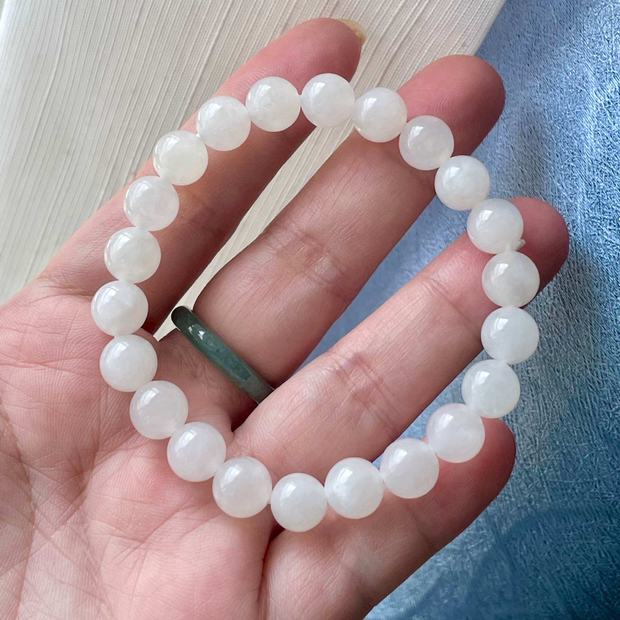 Vòng tay bạch Ngọc 8ly bóng đẹp