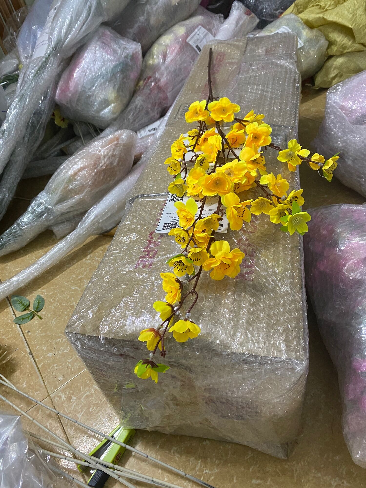 Cành hoa anh đào, hoa mai trang trí, kết cây cắm bình,decor nhà hàng-- sự kiện-- hoa giả cành dài 1m
