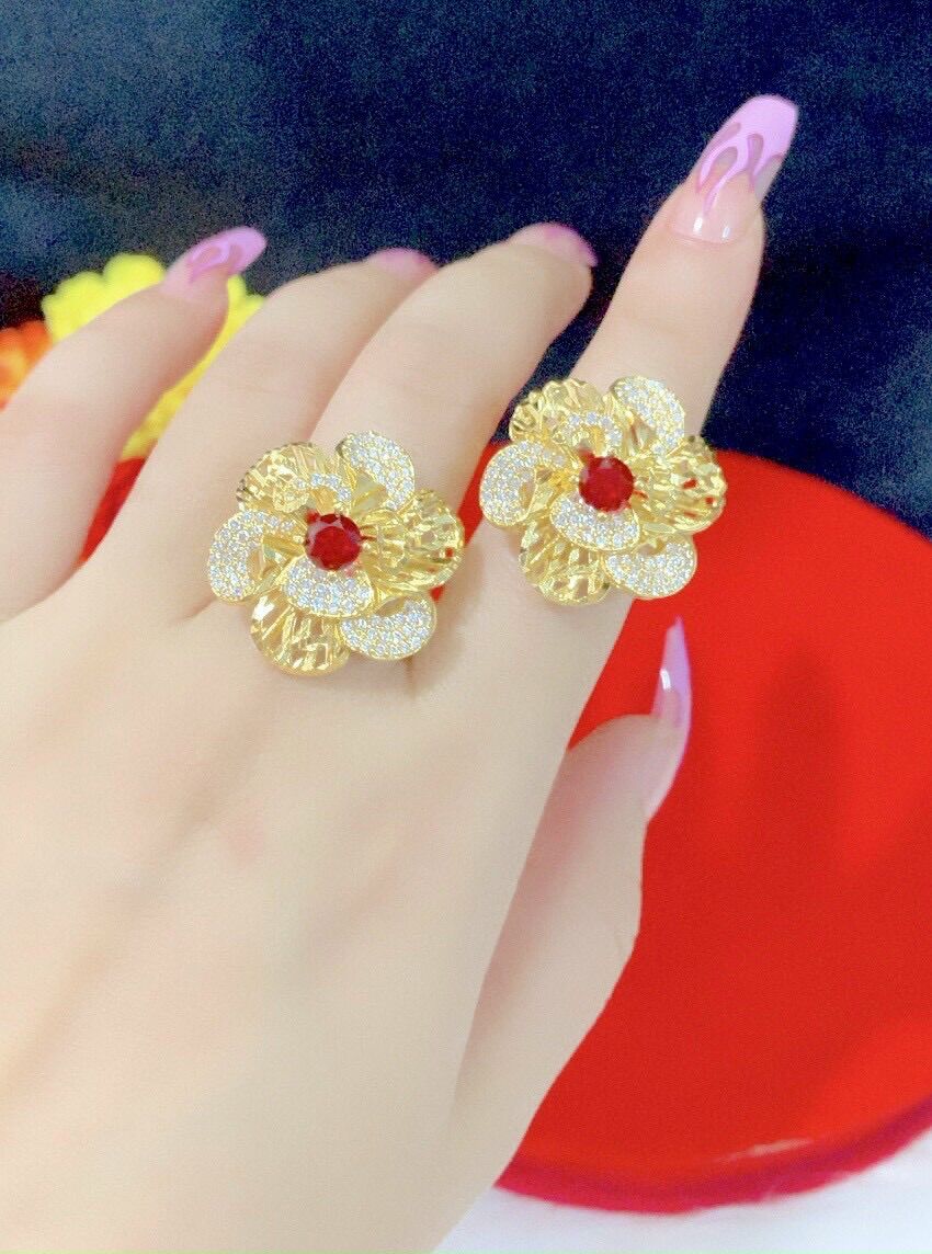 Nhẫn hoa mặt đính đá đỏ mạ vàng 18k cao cấp siêu đẹp