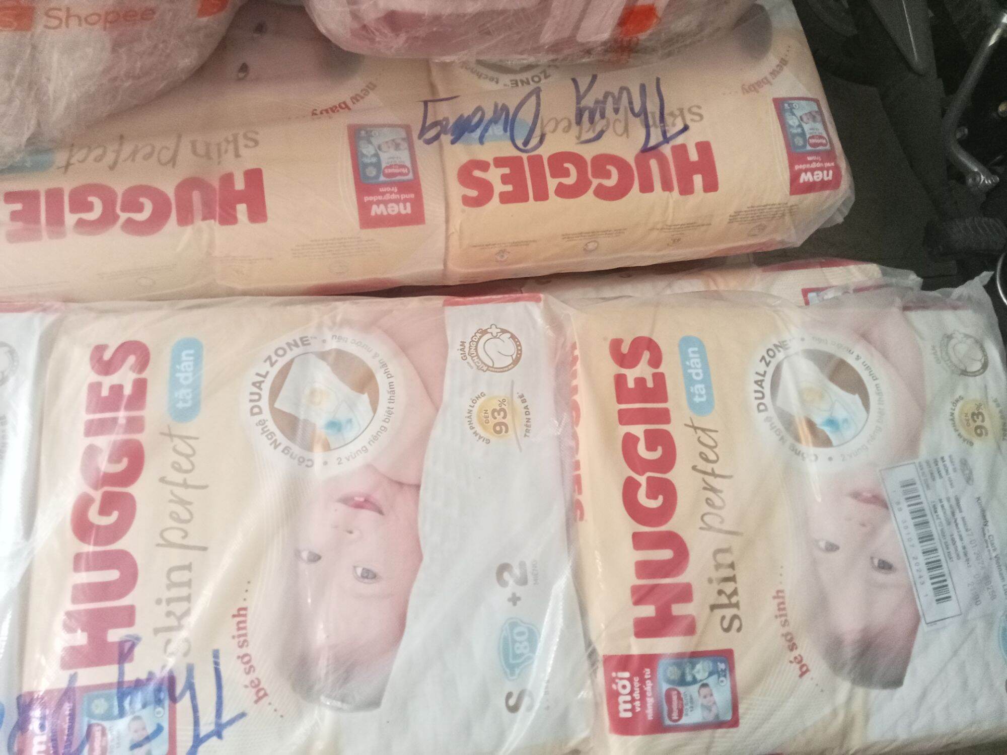 Tã dán Huggies skin perfect mới S80+ miếng