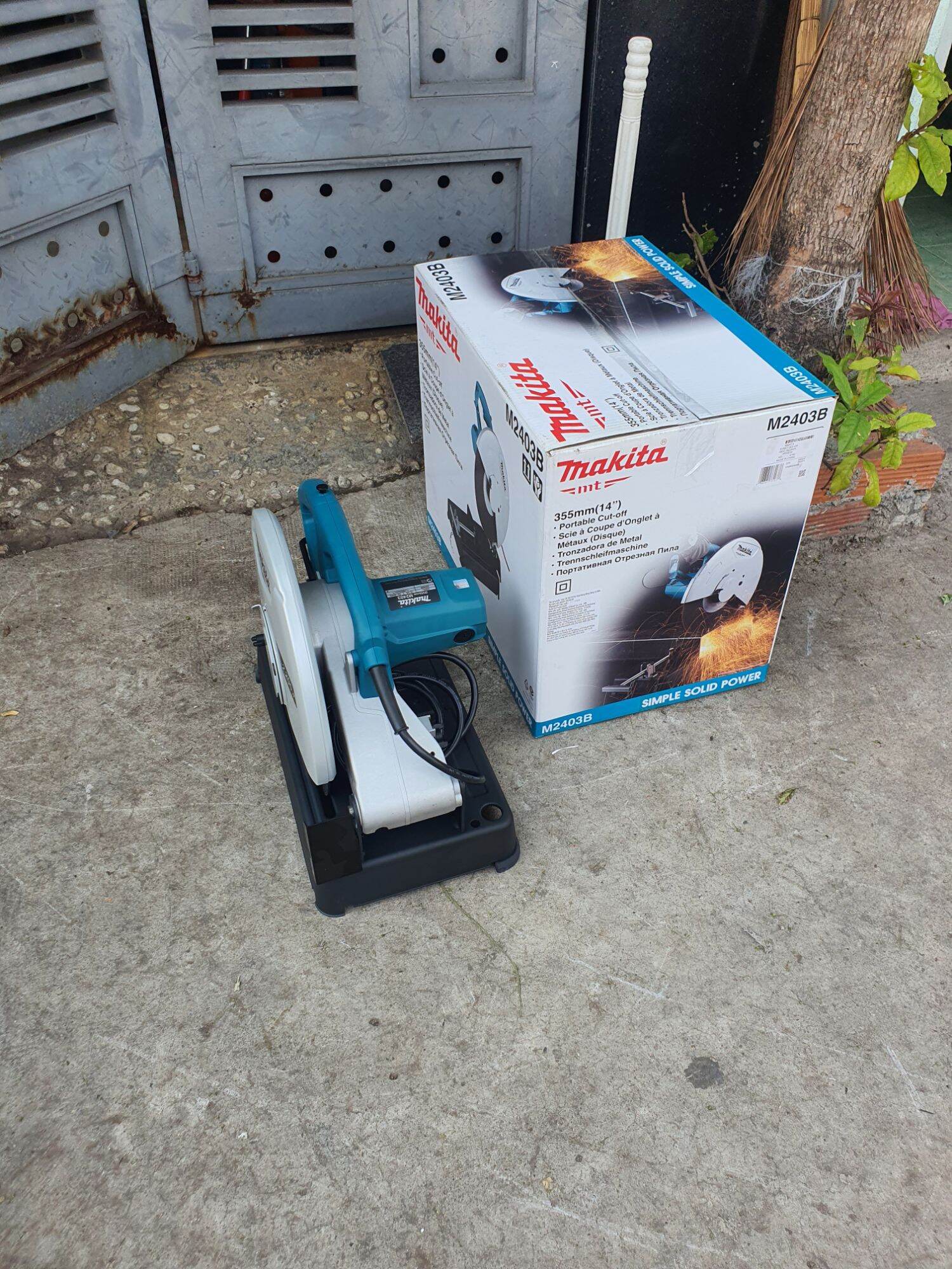 Máy cắt sắt bàn Makita M2403