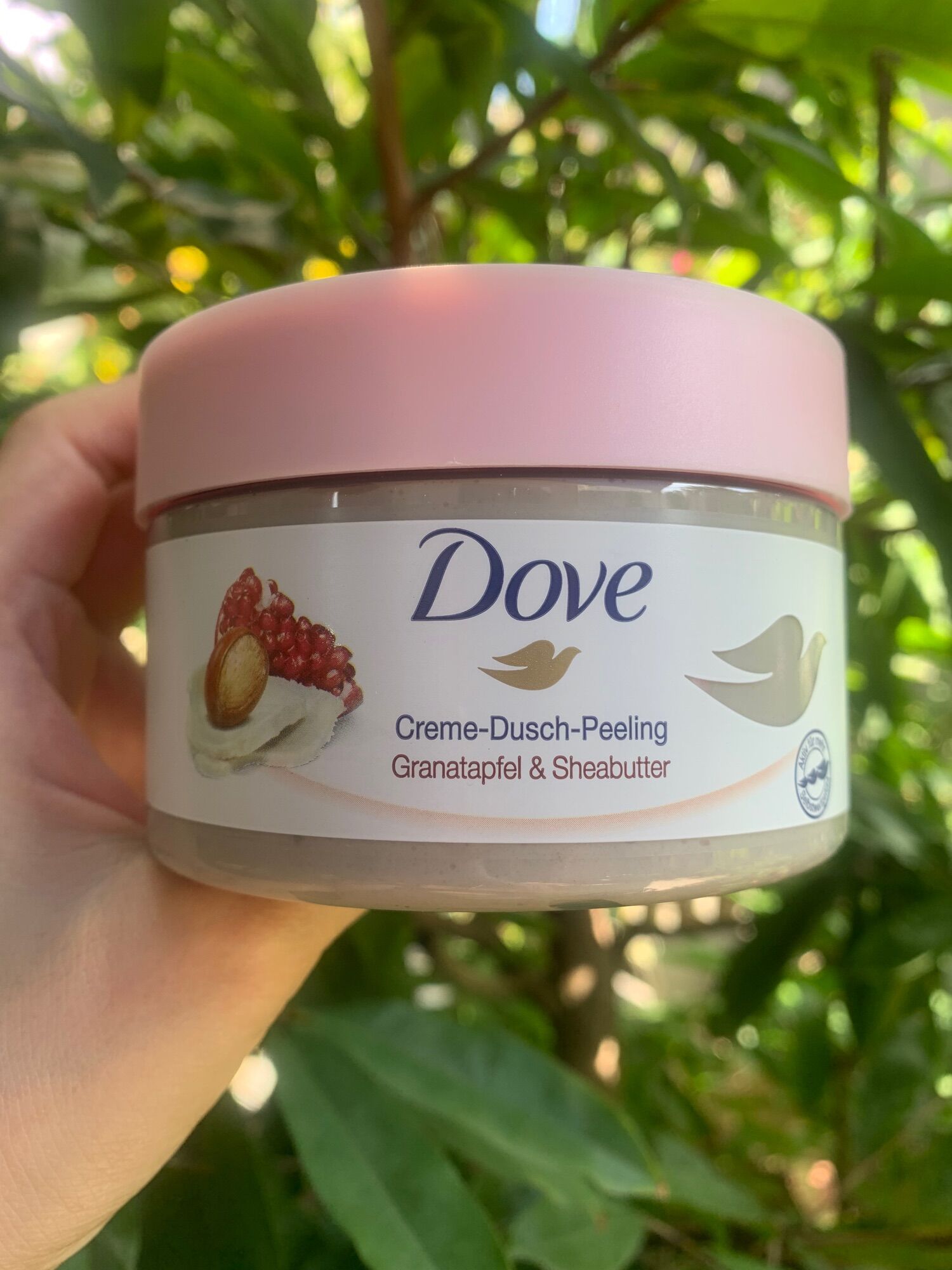Kem tẩy tế bào chết Dove Đức