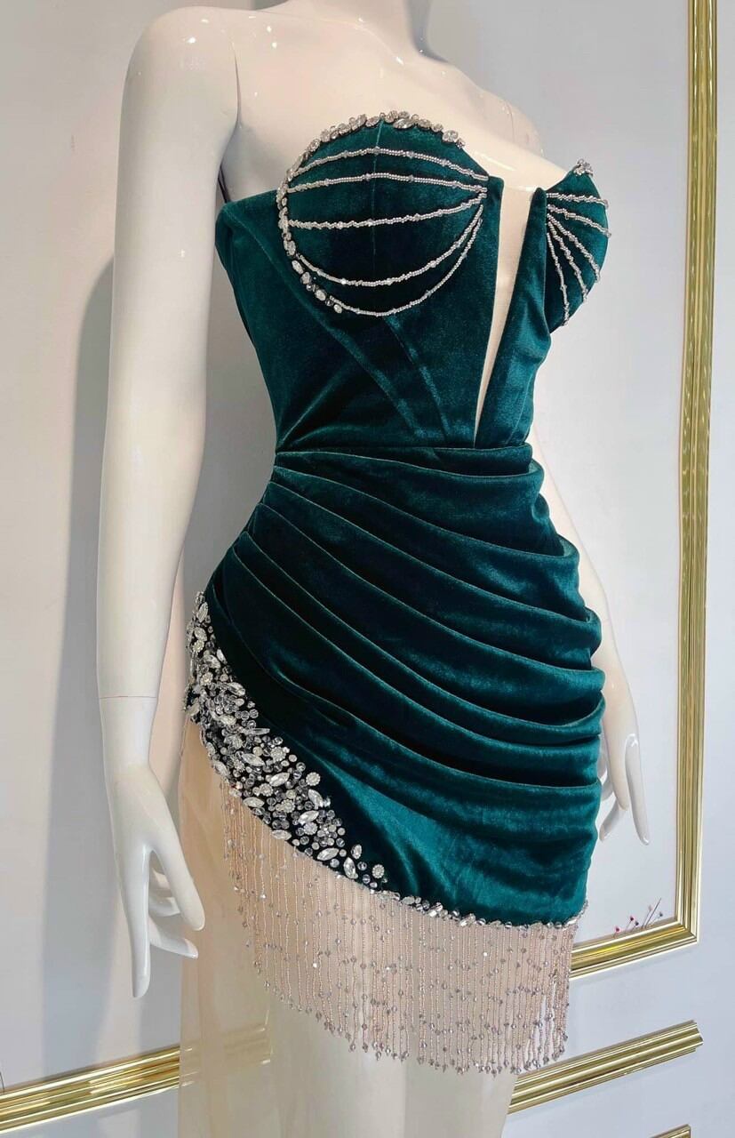 Đầm body cup đính đá rua