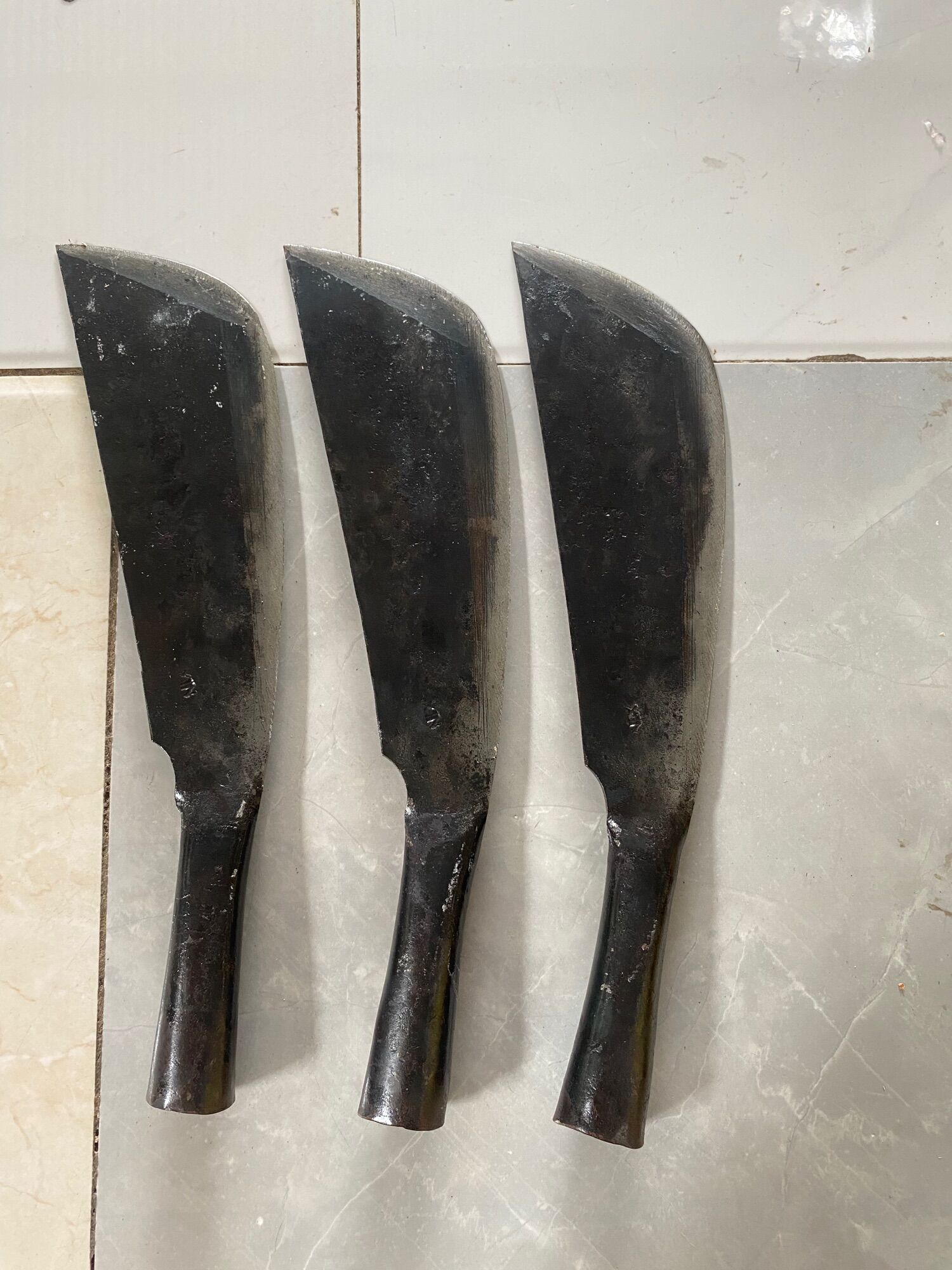 Dao yếm làm cá làm cỏ bén muổi cán tông nặng 400g dài 37cm