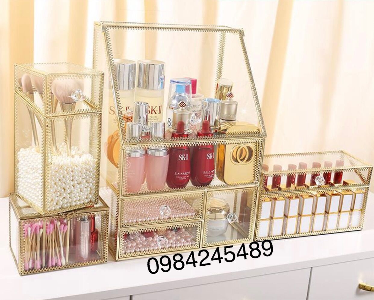 Tủ đựng mỹ phẩm cao cấp viền kim loại