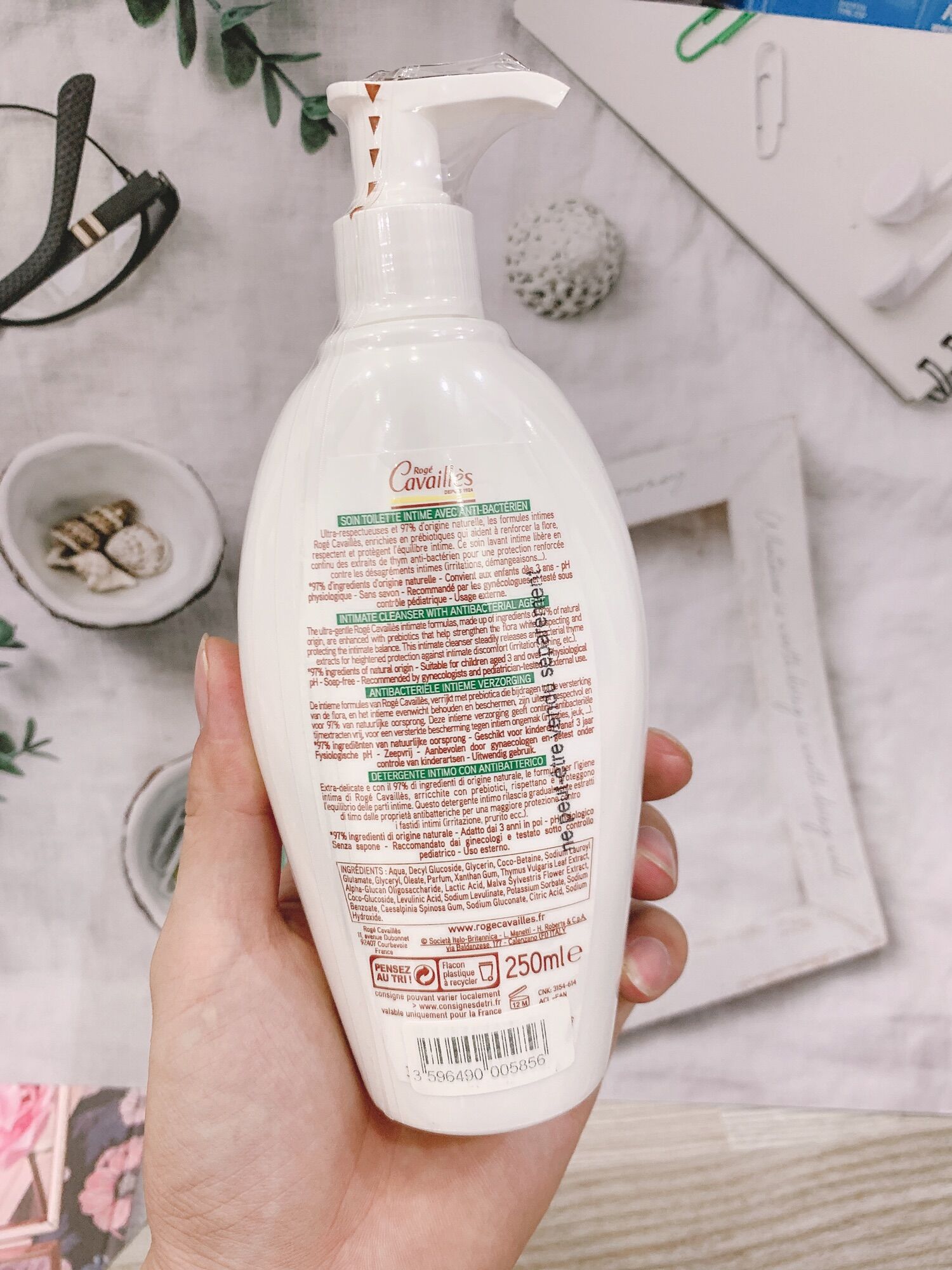 Dung dịch vệ sinh Cavailles 250ml