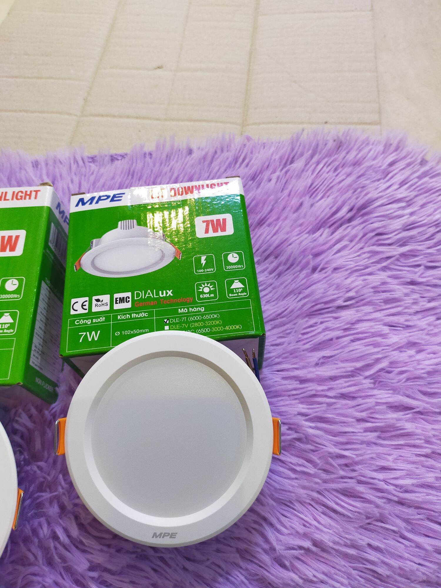 Âm trần MPE 7w-9w 1 màu , 3 màu