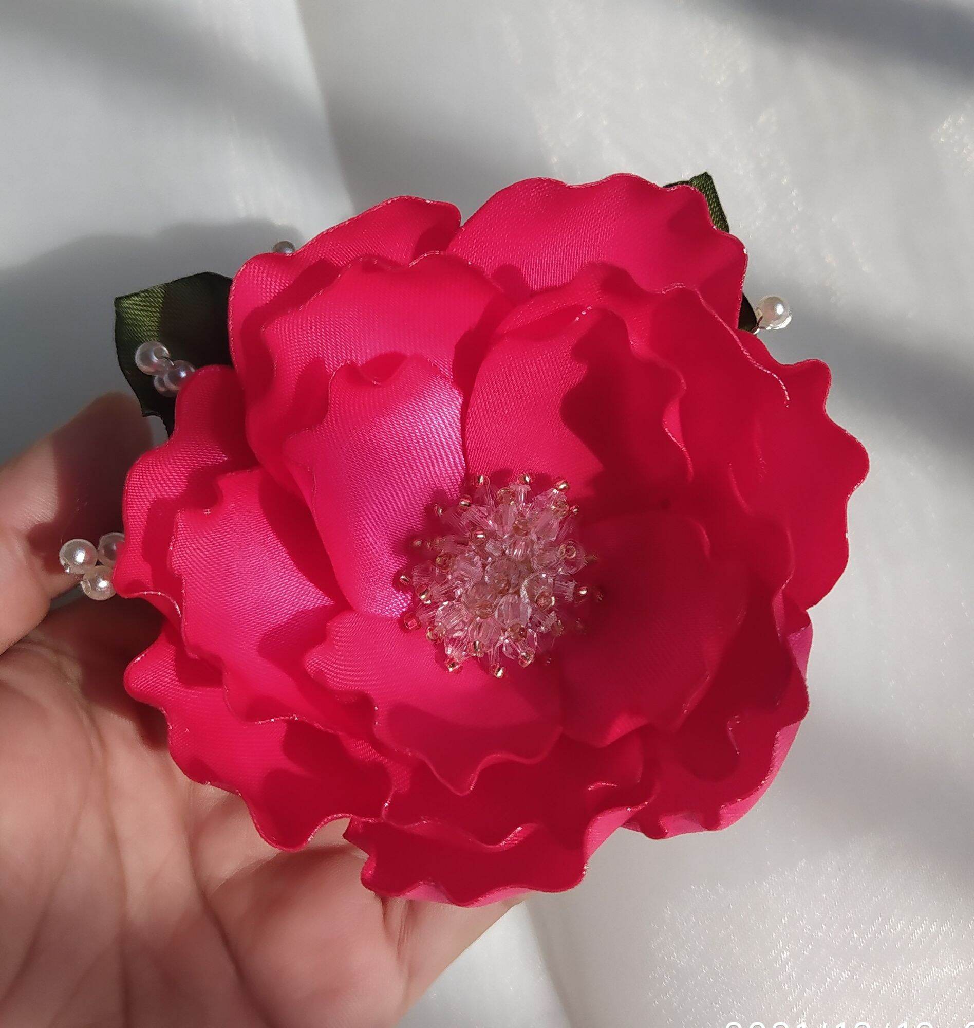 Hoa cài áo handmade Canto màu hồng phối hạt