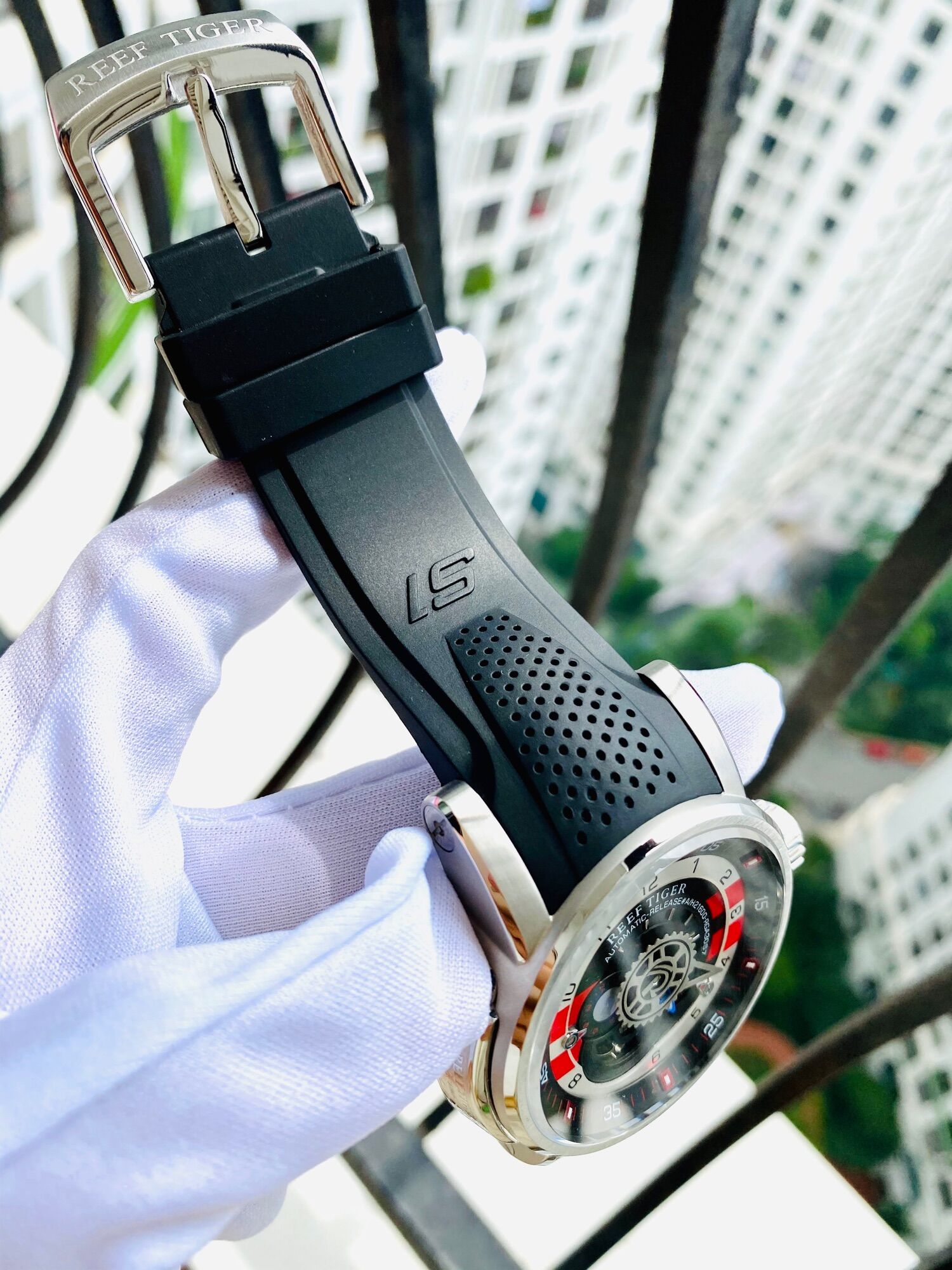 Đồng hồ nam Reef Tiger rga3063