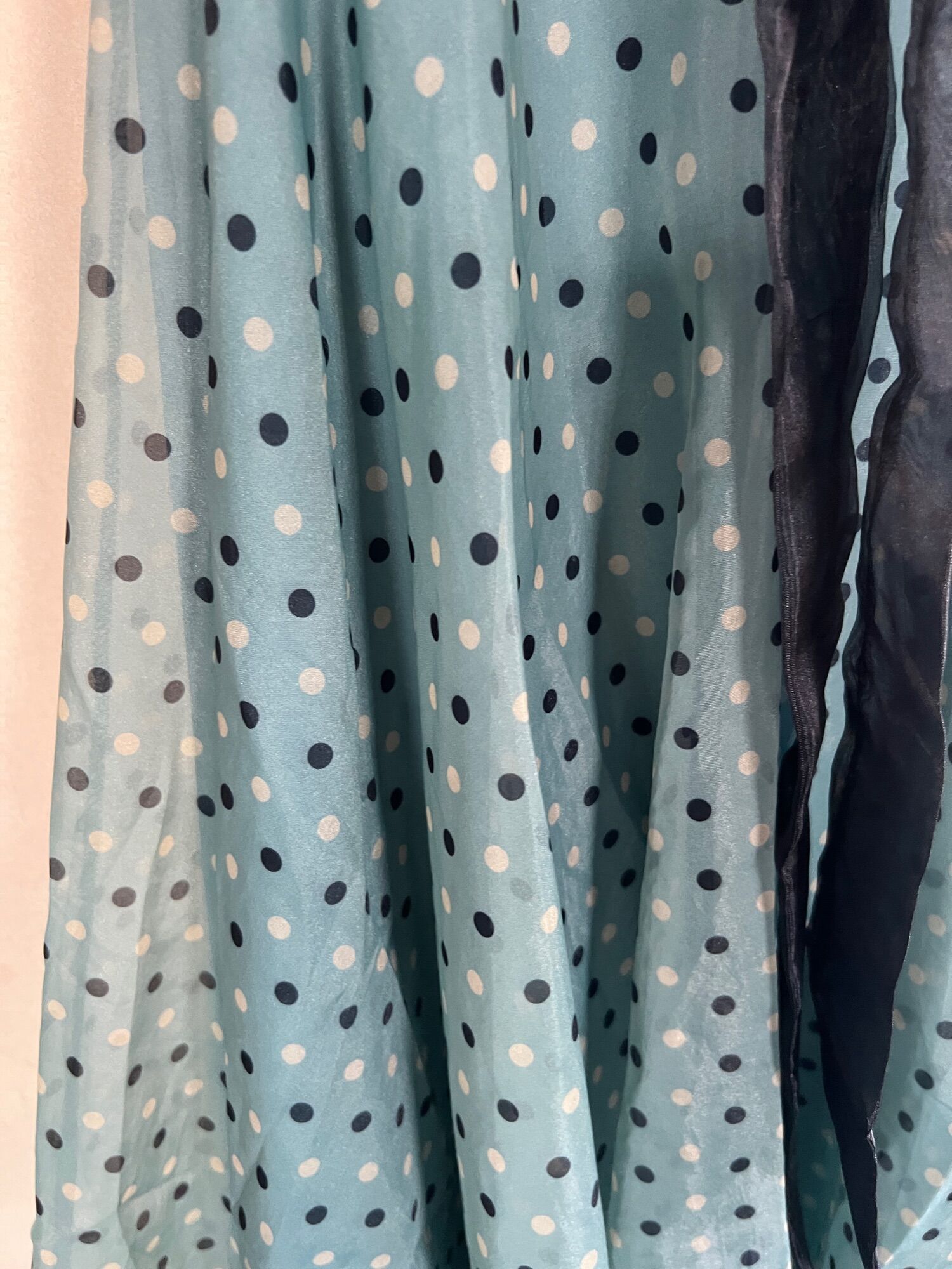 Đầm Tiểu Thơ Chấm Bi Tay Bồng sz S, new 99%