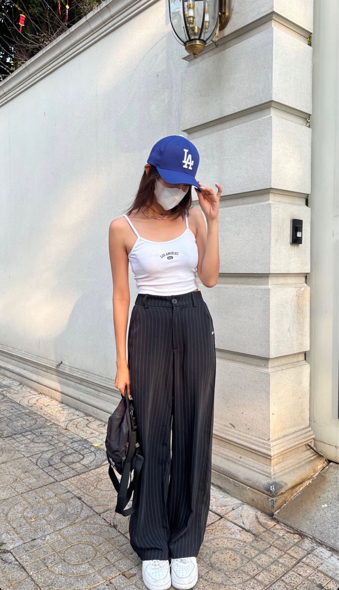 Áo Hai Dây Cami LA Đen Trắng