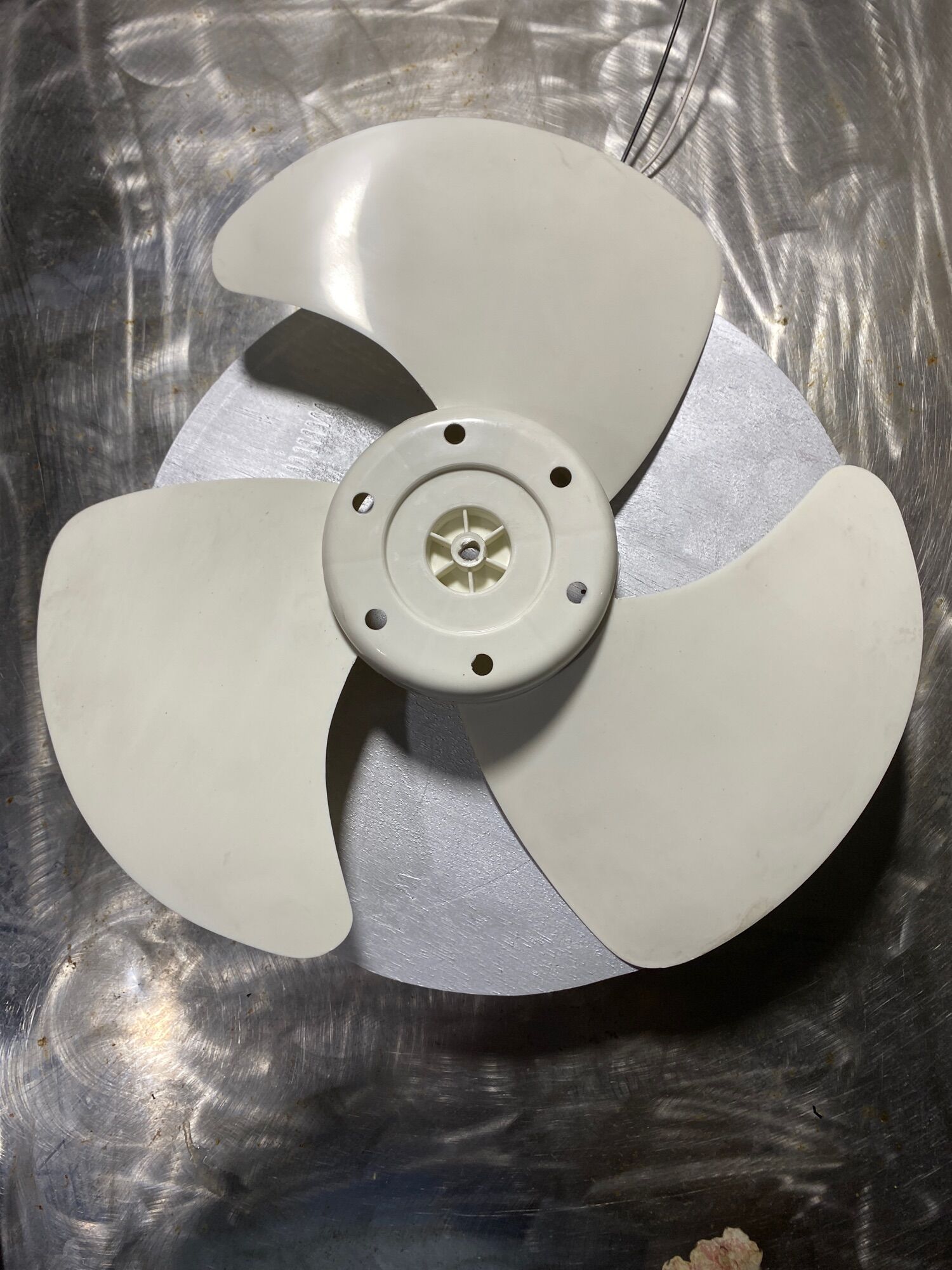 Cánh quạt hộp b4 dẻo .dùng để thay thế cho quạt hộp b4