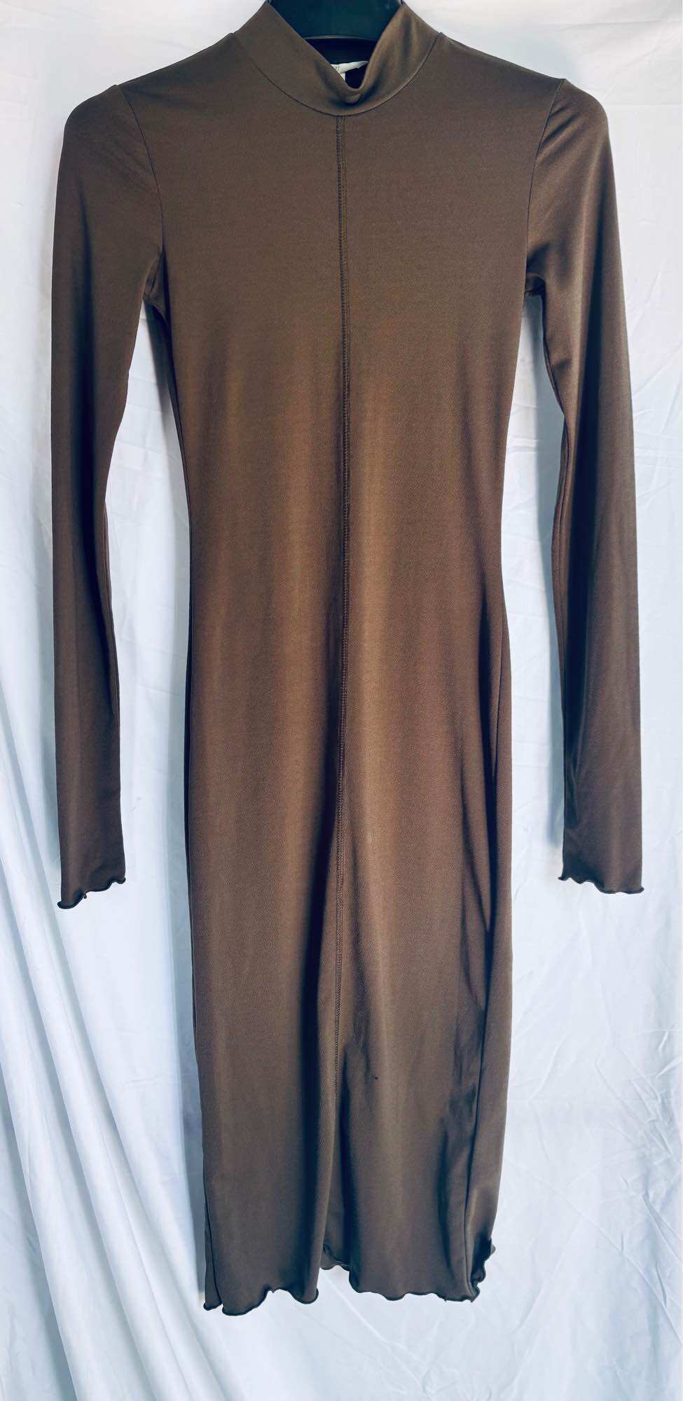 Đầm H&M cổ Lọ sz Xs, new 95%