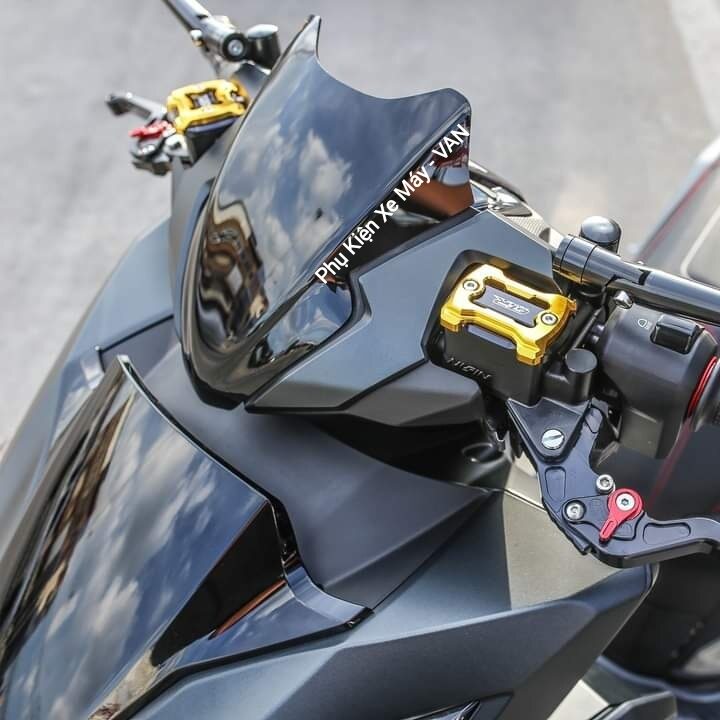 Mão chắn gió vario 160 abs màu khói