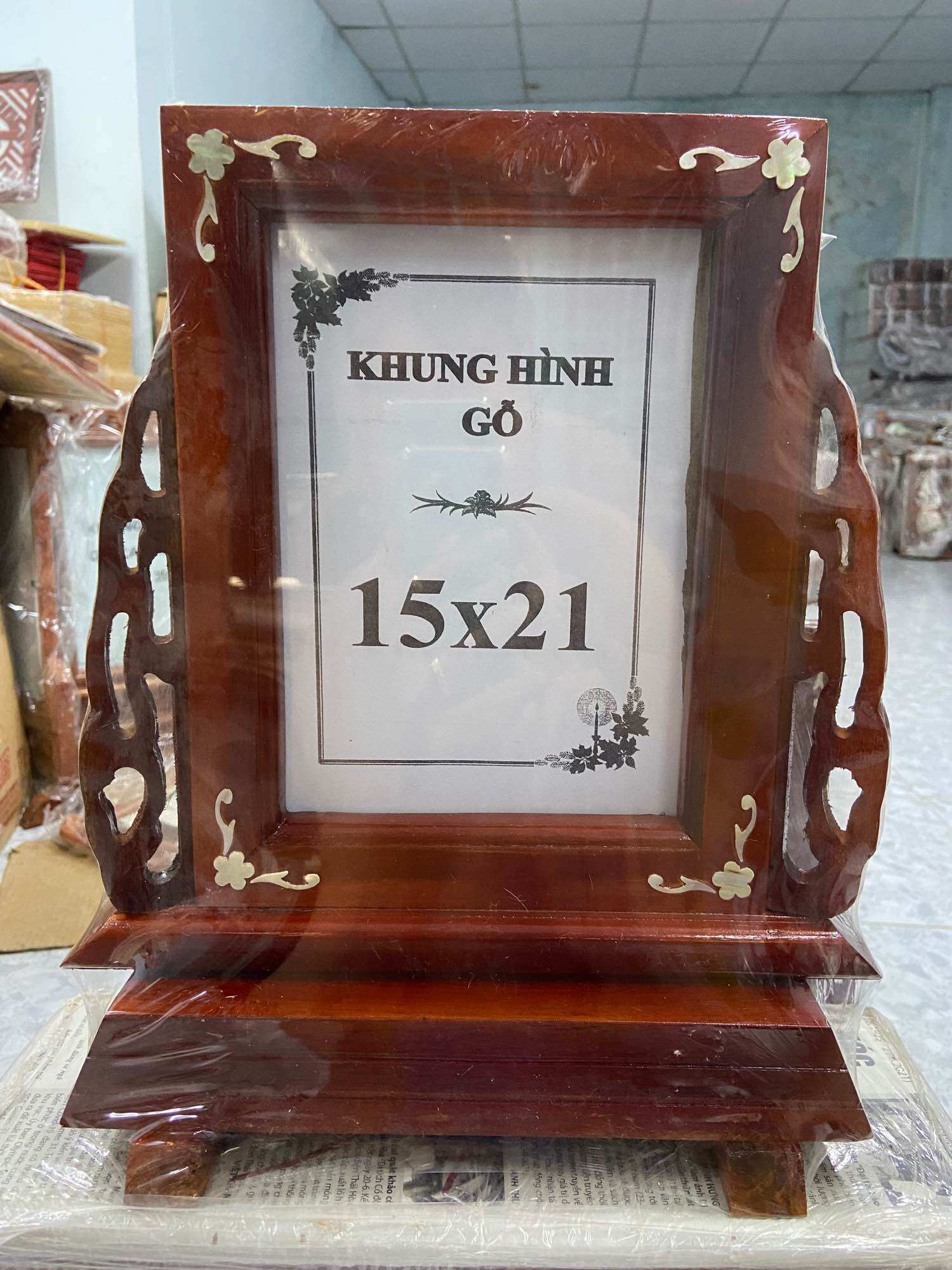 KHUNG HÌNH THỜ GỖ TRÀM CAO CẤP - LỌNG TAI