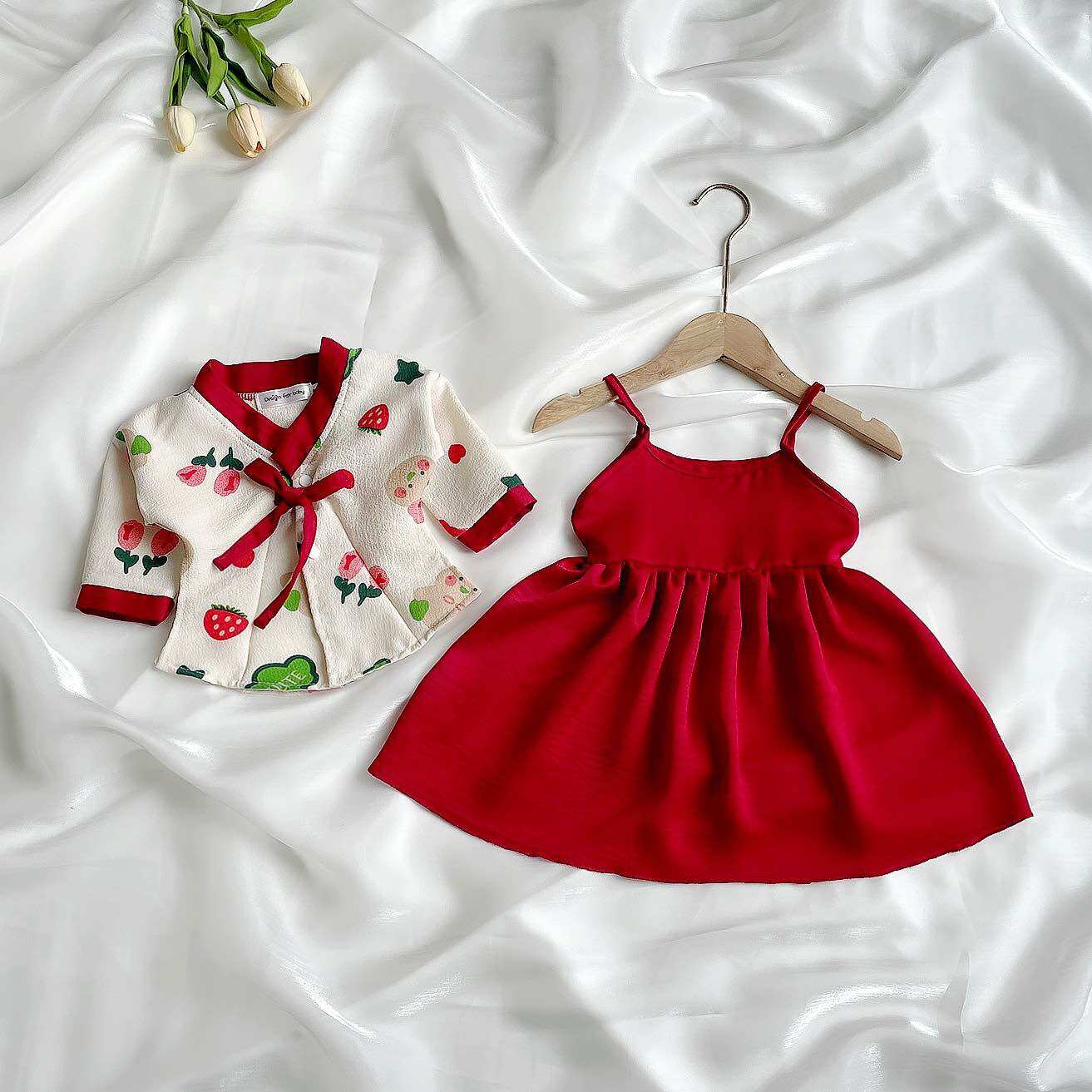 Váy Hanbok Hoa Nhí Đỏ Cho Bé Gái