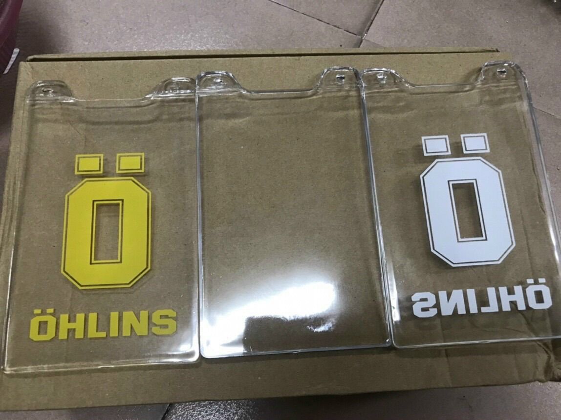 Mica che phuộc mỏng, che phuộc 2 màu.