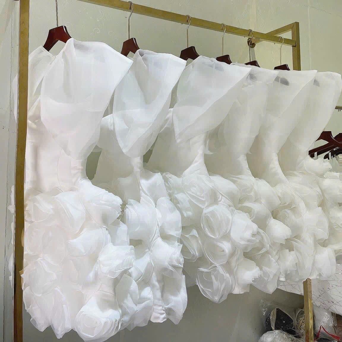 ĐẦM 2 IN 1 XOẮN HOA CÚP  ÁO CHOÀNG