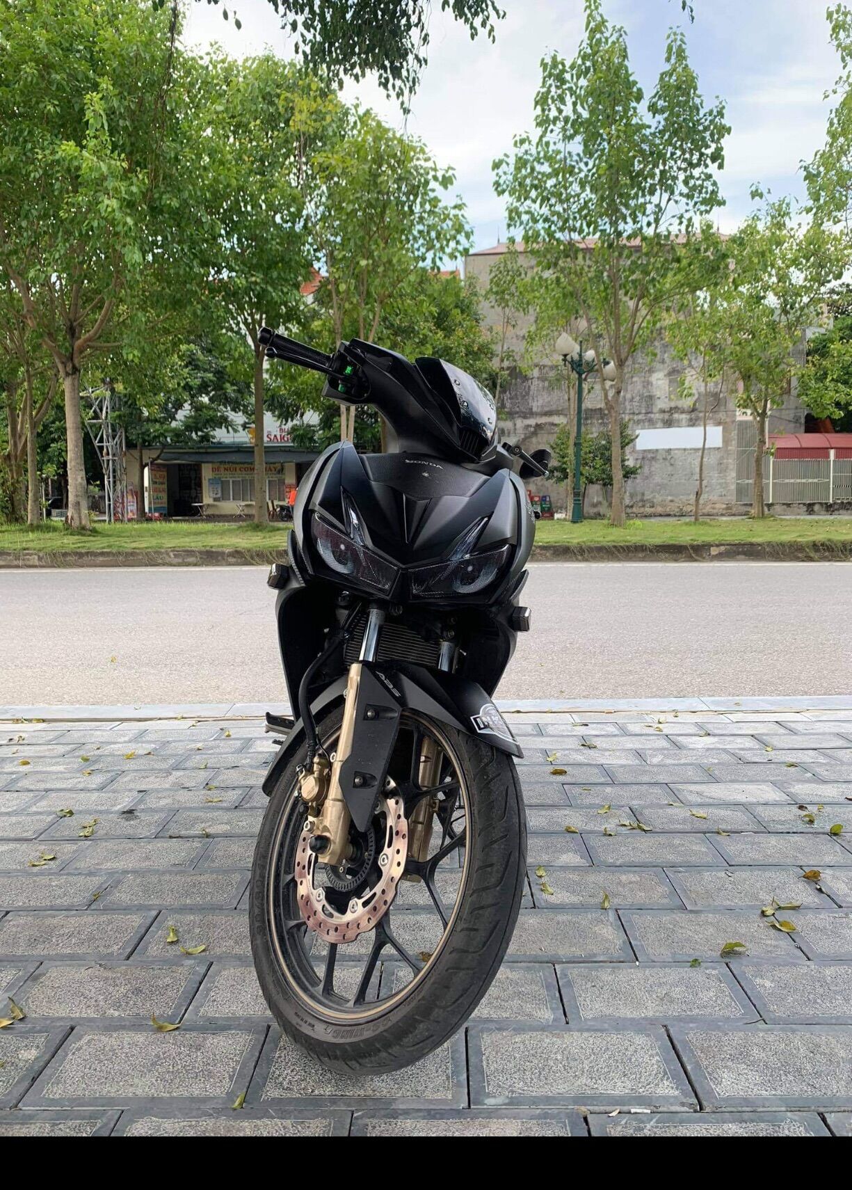 Miếng dán choá đèn xe winner X