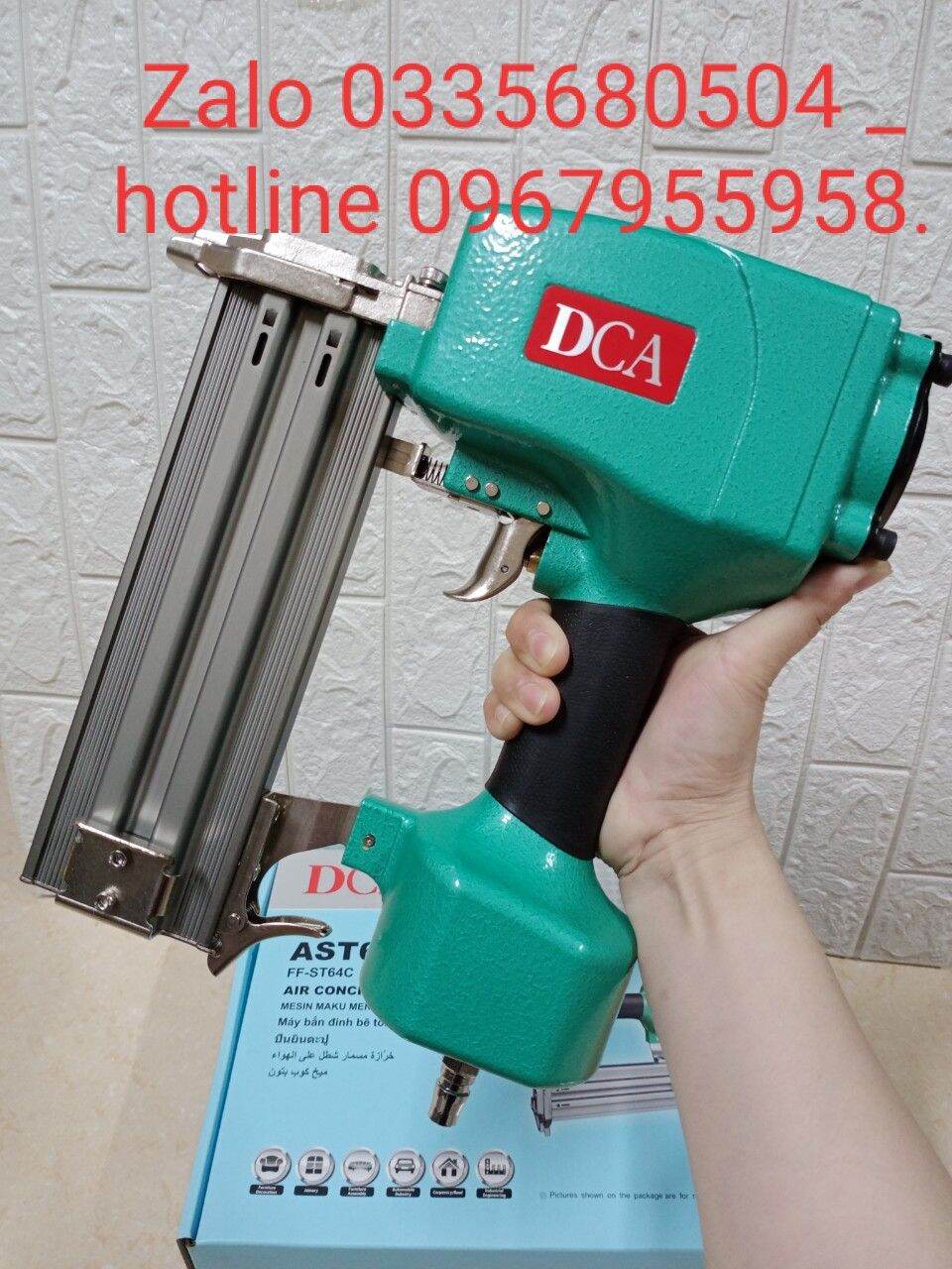 Máy bắn đinh bê tông dca - ast64c