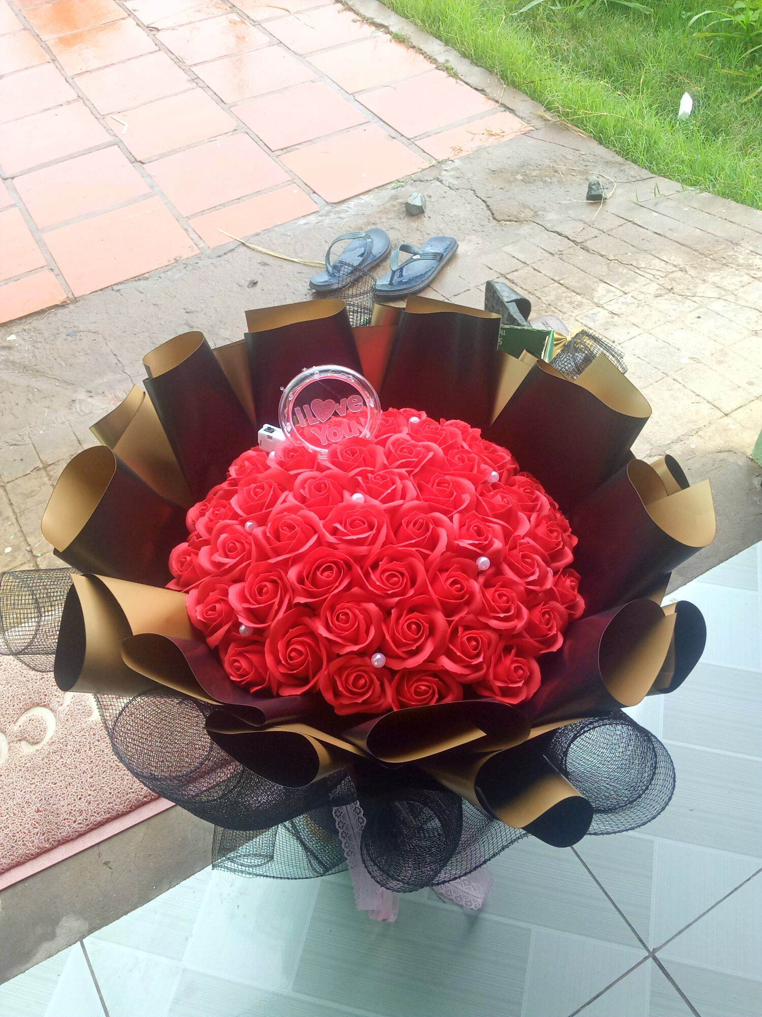 Hoa sáp bó 50 bông, khách được chọn màu hoa, màu giấy gói