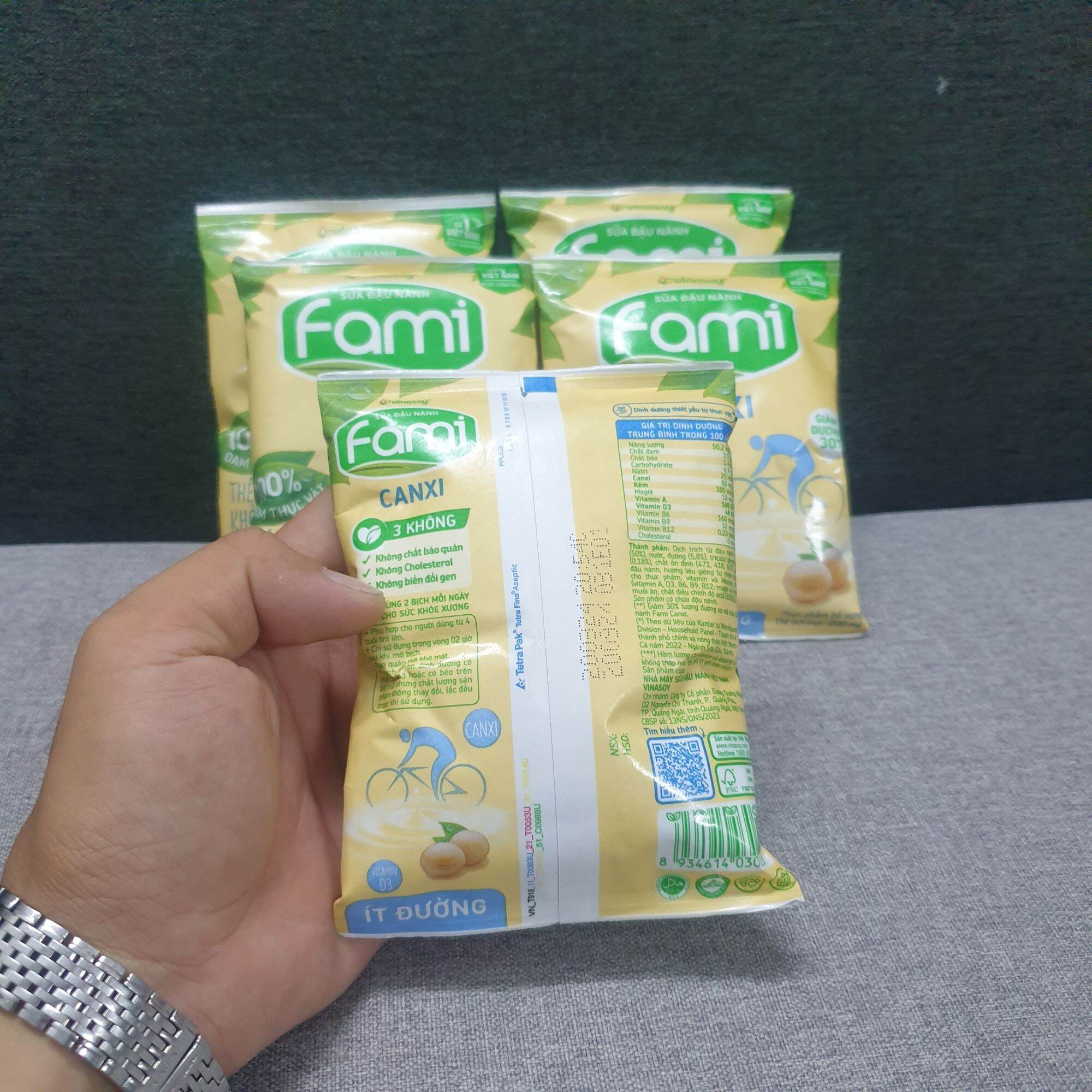 Sữa đậu nành Fami Canxi bịch 200ml (Combo 5 bịch) siêu rẻ