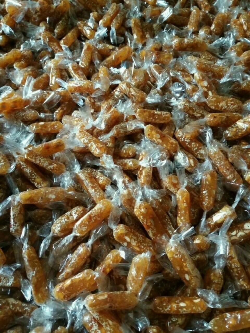 mứt khóm mít đậu phộng nhà làm