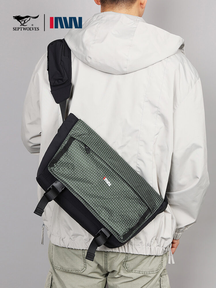 SEPTWOLVES | Leisure Spacious Crossbody Bag Giá  828,000 Đồng*Miễn phí vận chuyển