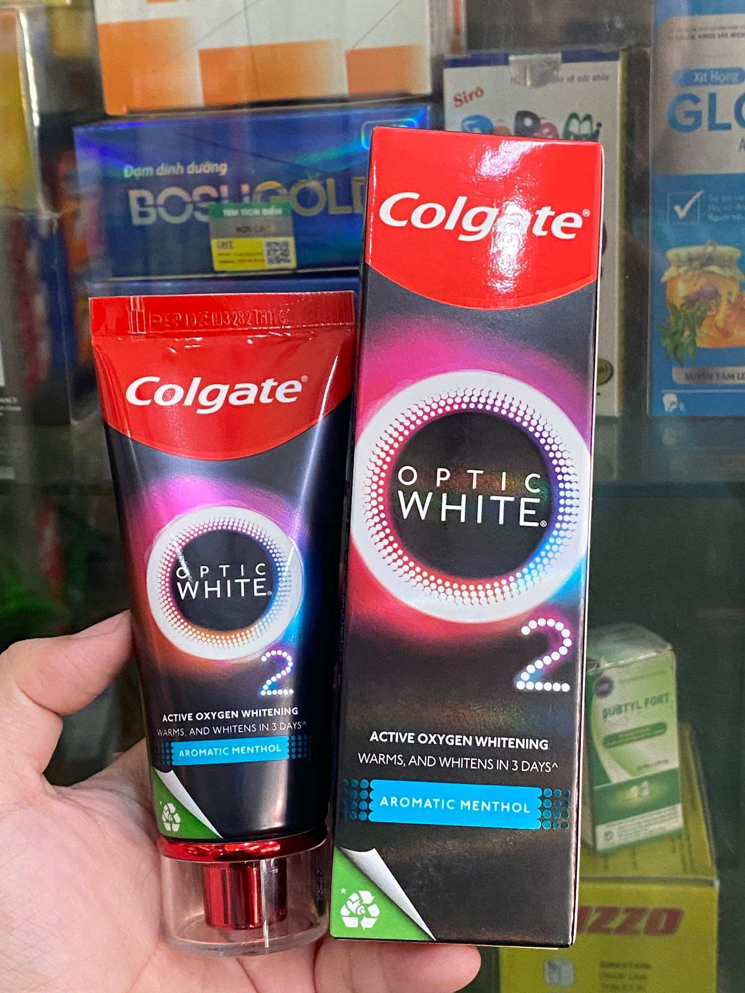 Kem Đánh Răng Colgate Optic White 2 (3 ngày trắng) 85gr