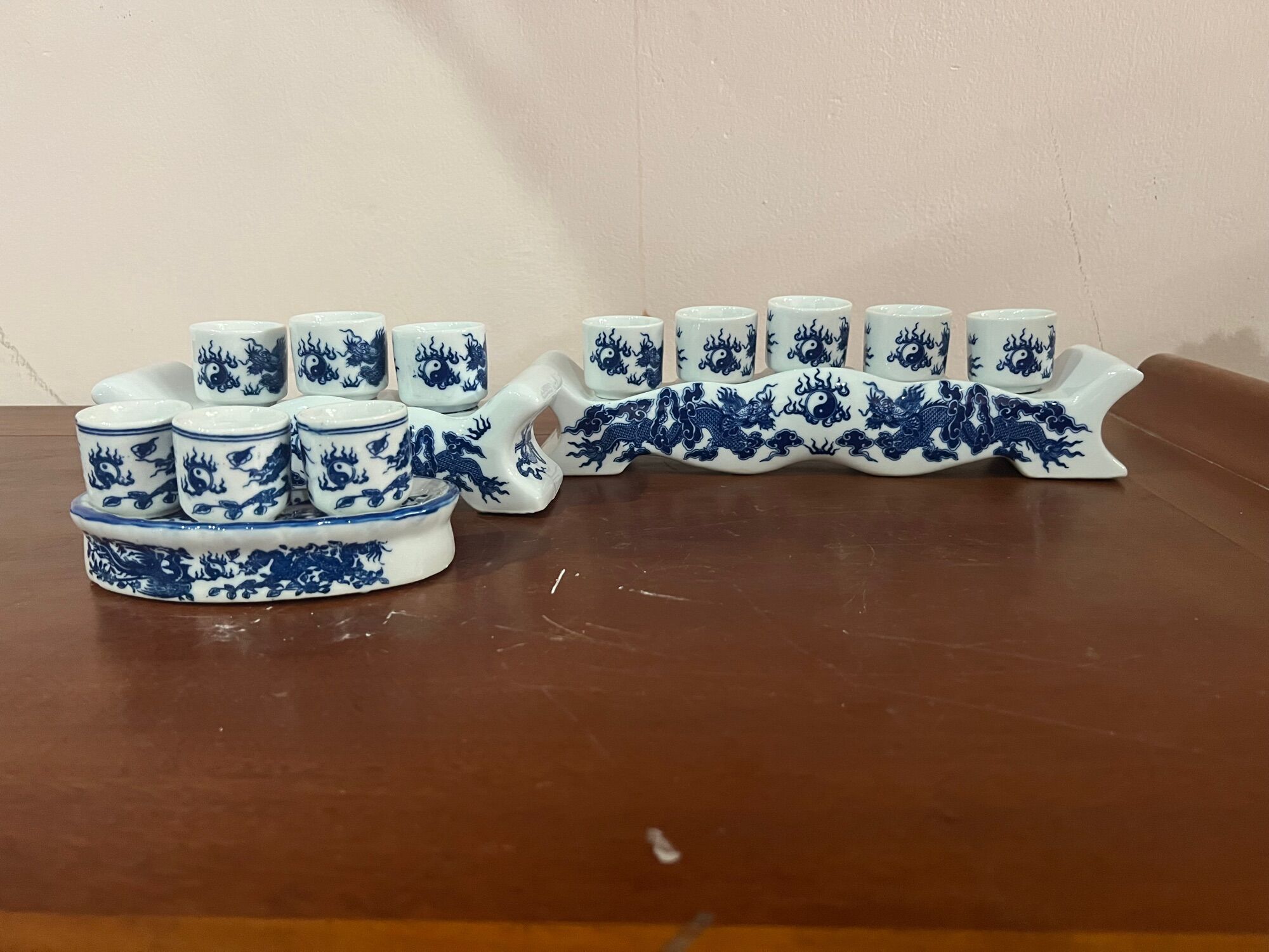Kỷ thờ men lam: kỷ 3, kỷ 5