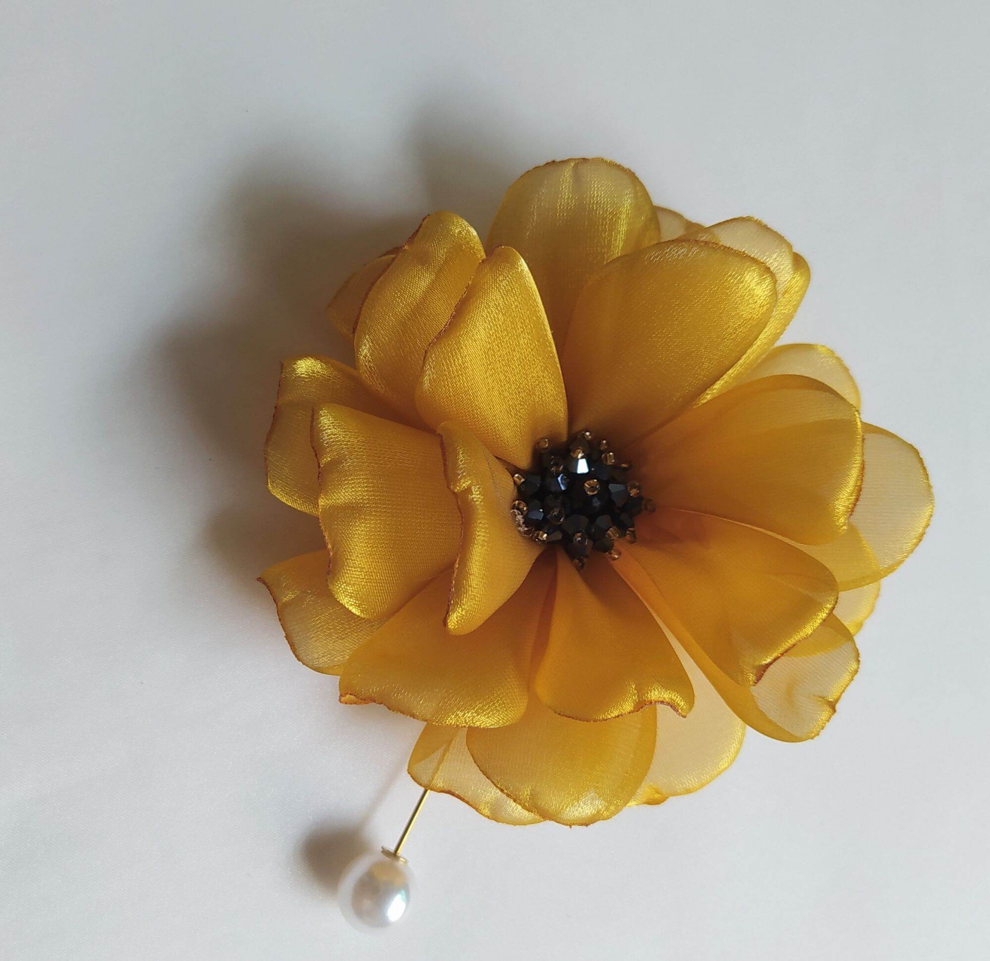 Hoa cài áo Handmade Canto màu vàng đồng