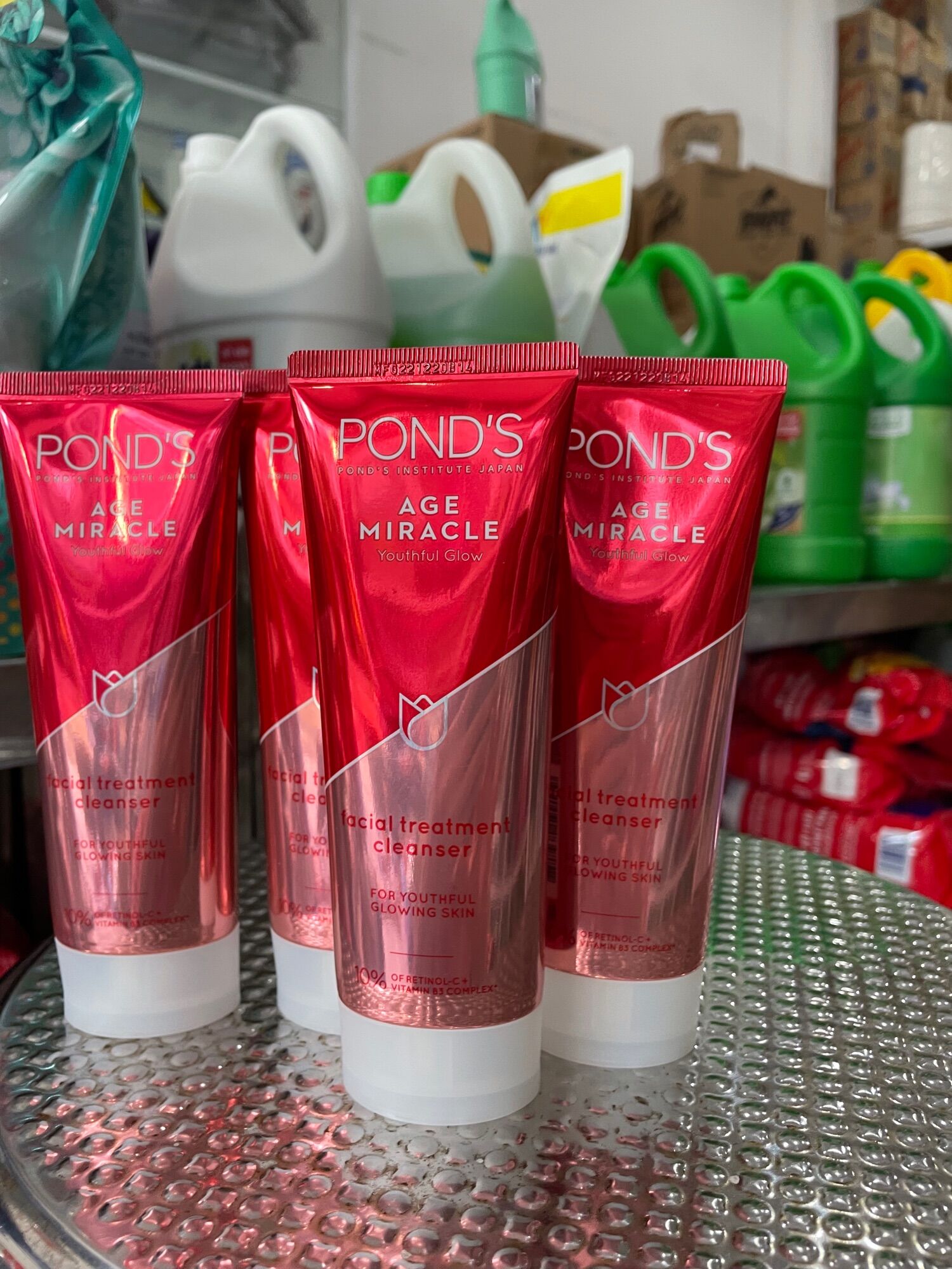 Sửa Rữa Mặt Pond’s Đỏ cao cấp 100g Sữa rửa mặt Pond's chống lão hóa