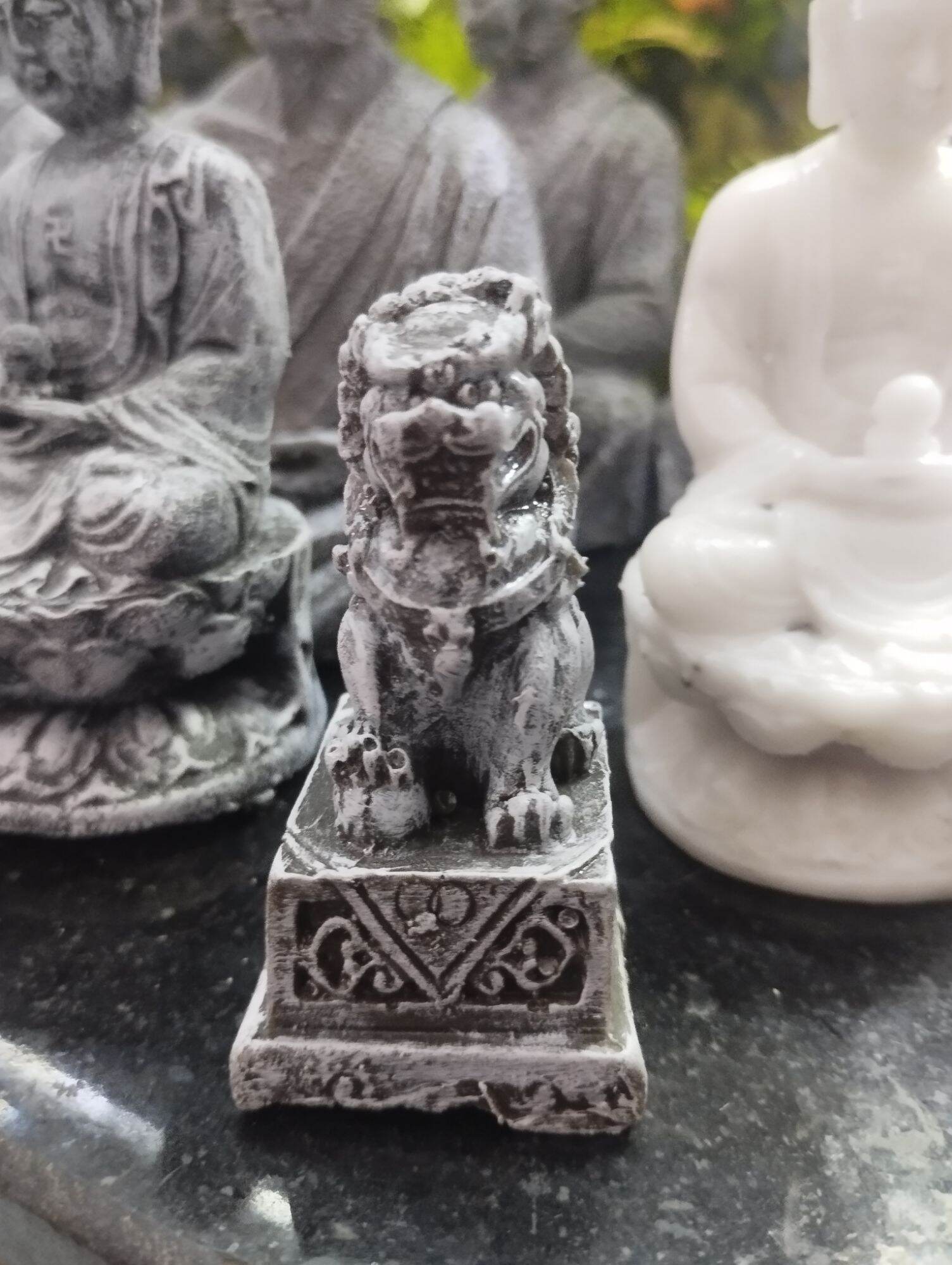Tượng sư tử giả đá