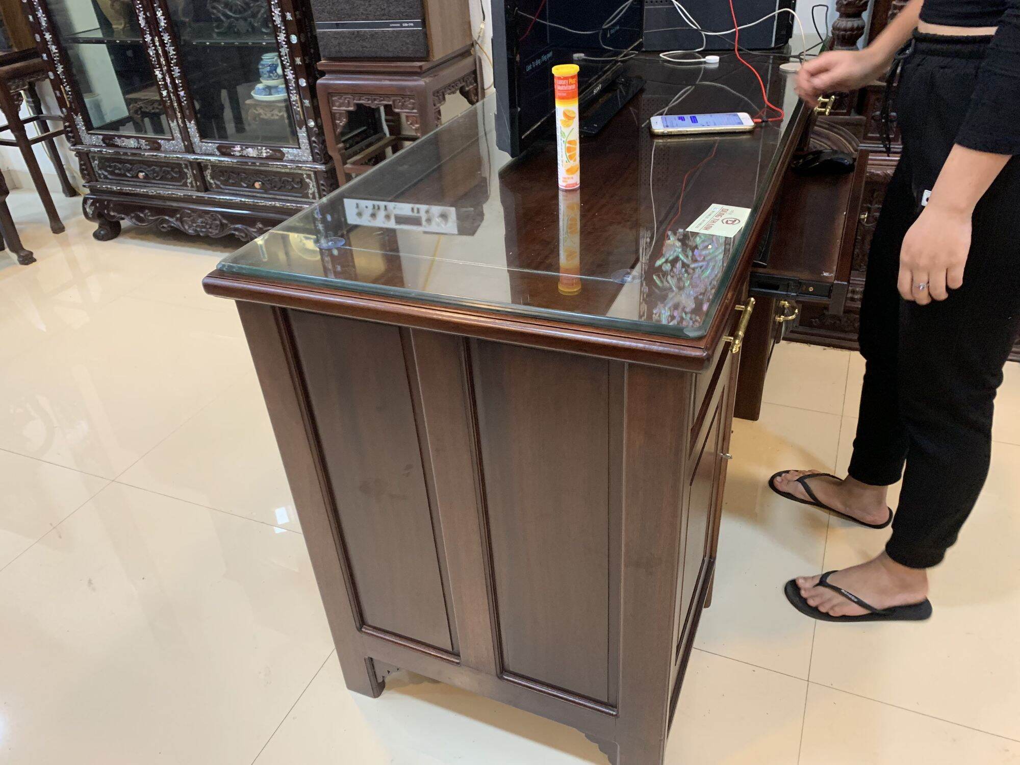 Bàn làm việc gỗ gụ 147x60x80cm