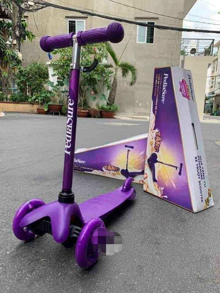 XE TRƯỢT SCOOTER 3 BÁNH CÓ ĐÈN PHÁT SÁNG