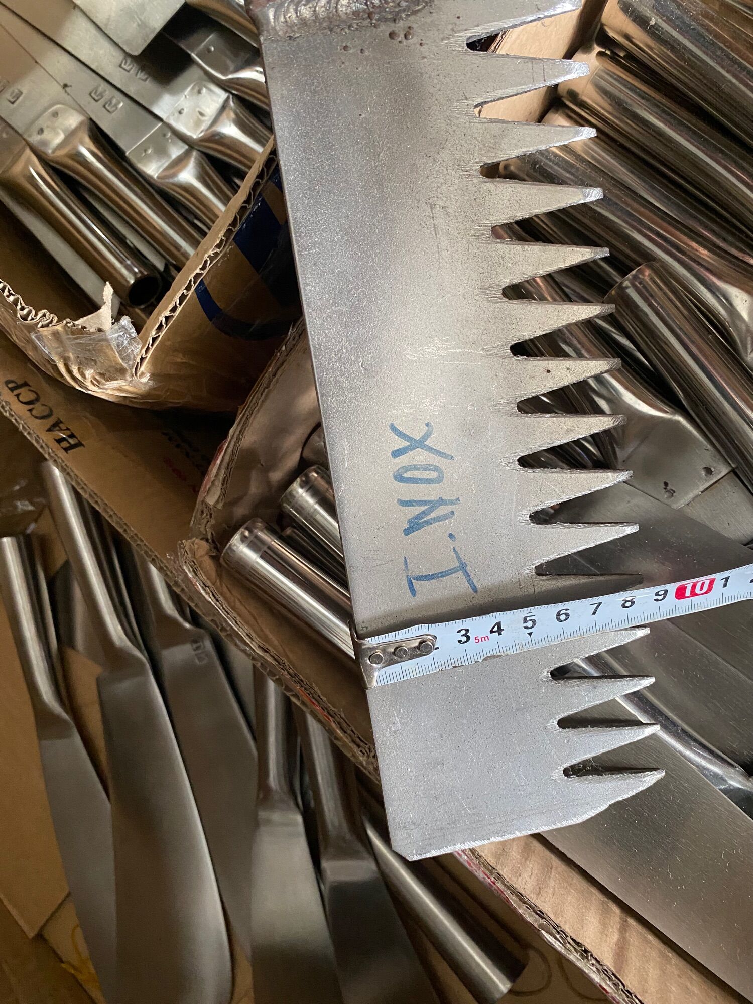 Dao chặt nước đá inox