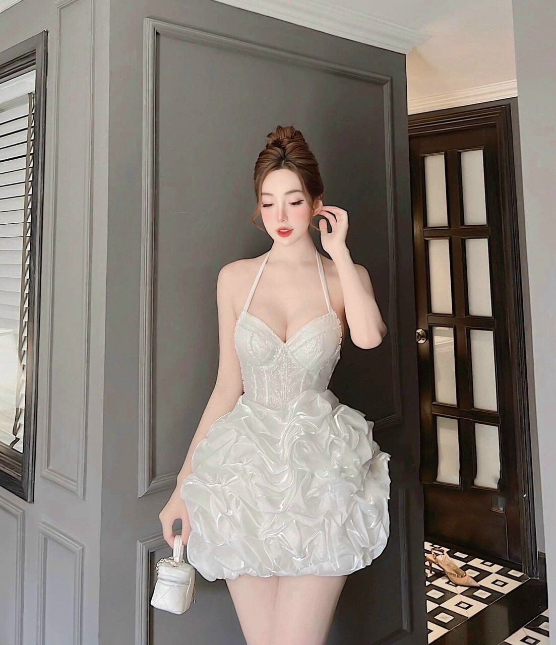 ĐẦM XÒE CỔ YẾM DÚN BÈO