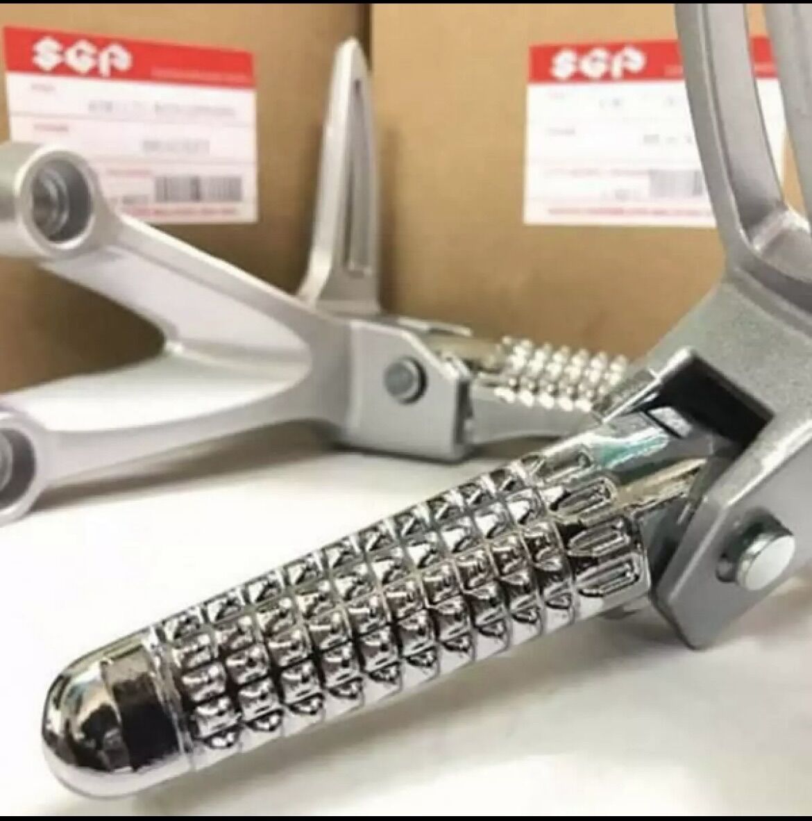 Bộ gác chân xipo nhôm
