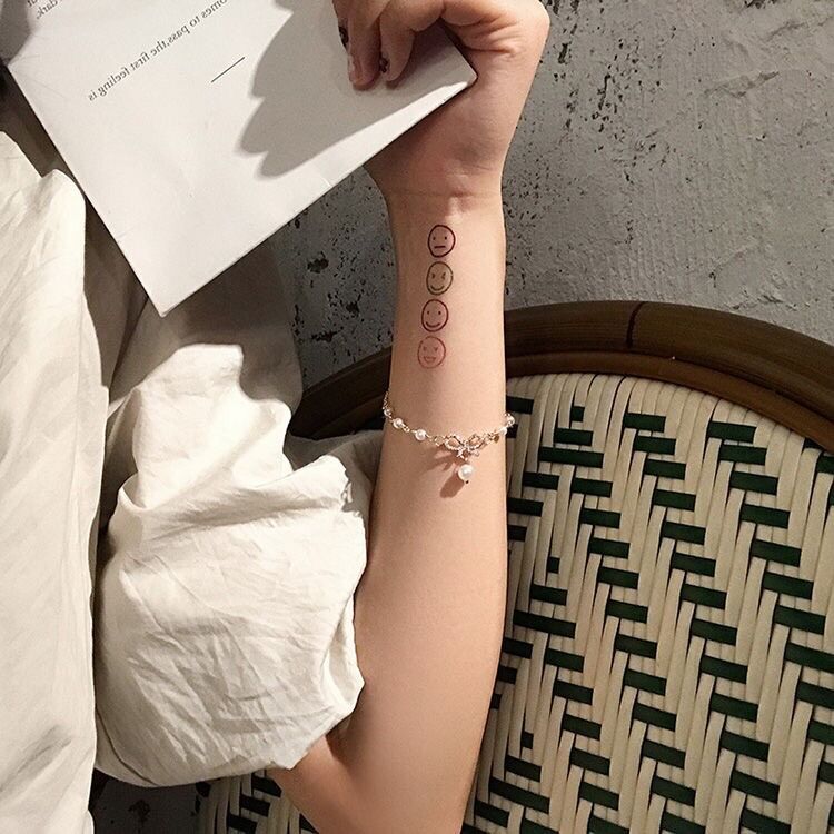 Vòng tay chuỗi ngọc đính nơ tiểu thư