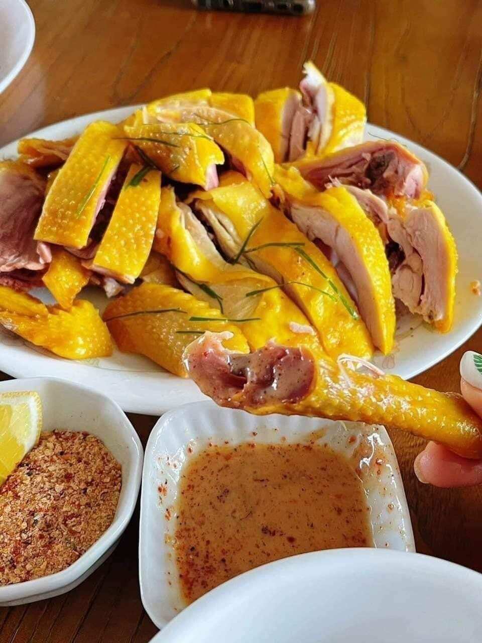 NƯỚC CHẤM THẦN THÁNH . CHẤM GÌ CŨNG MÊ