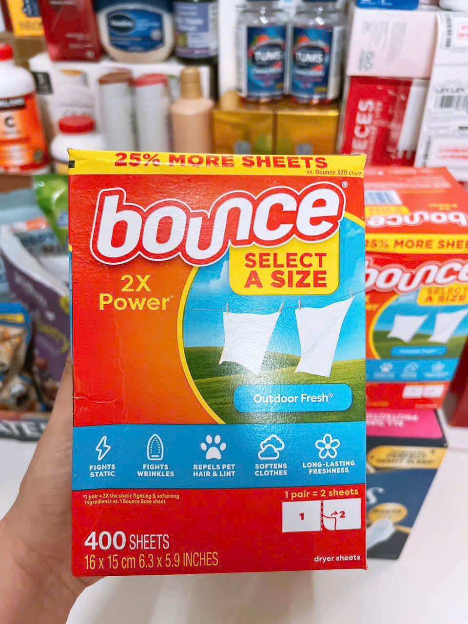 Hộp 400 Tờ Giấy Thơm Quần Áo Bounce Outdoor Fresh 2X Dryer Sheets Của Mỹ