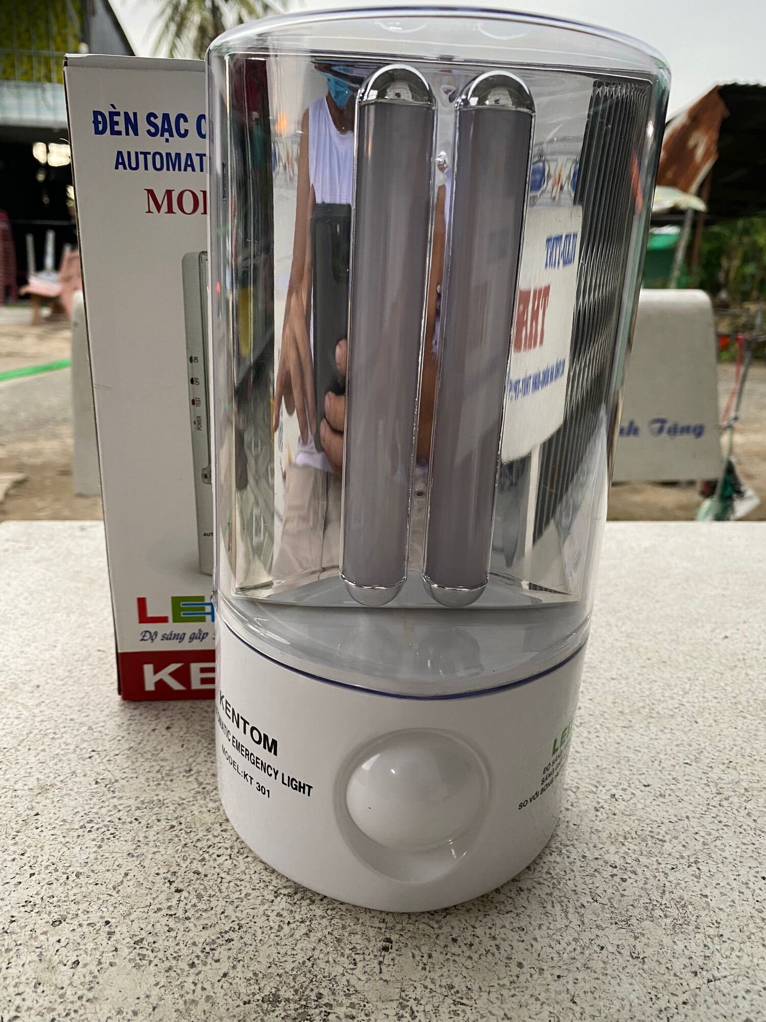 Đèn sạc khẩn cấp KENTOM KT301