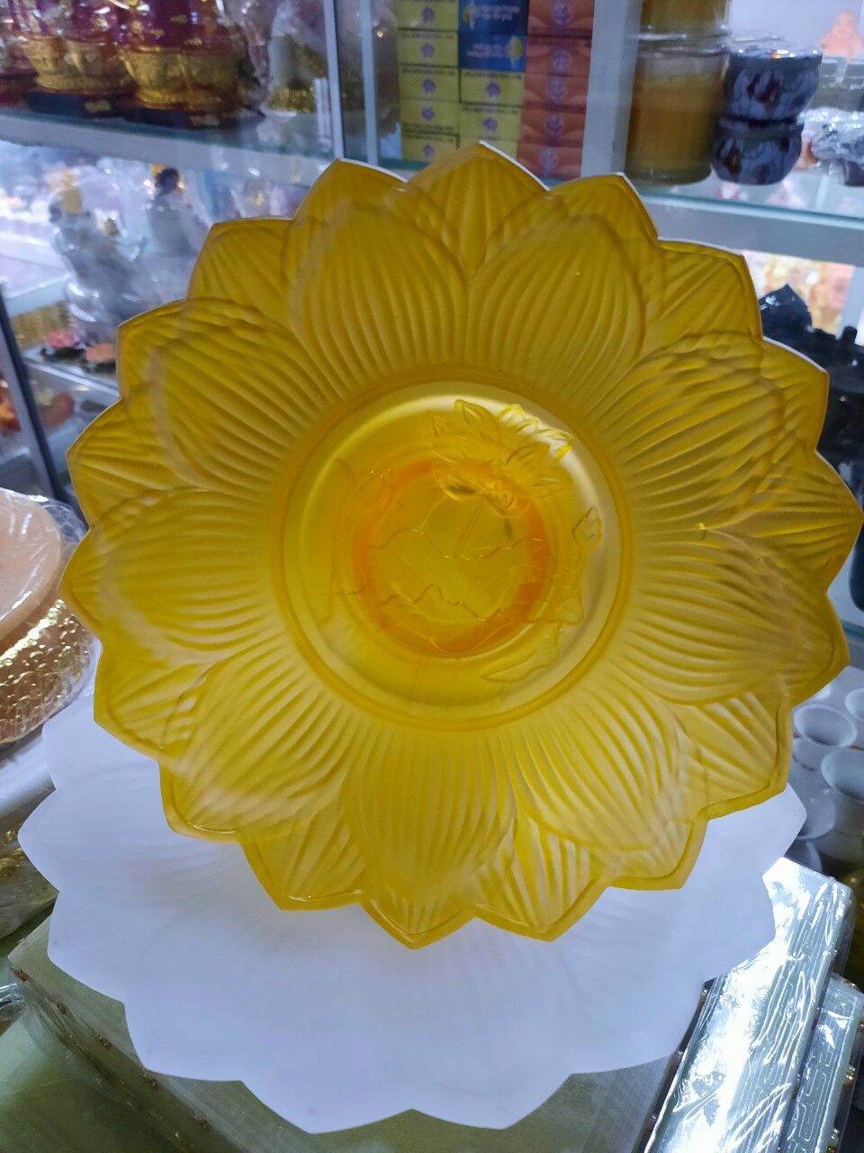 BÌNH - LƯ - DĨA - LY NƯỚC CÓ NẮP THỜ CÚNG ĐÁ LƯU LY